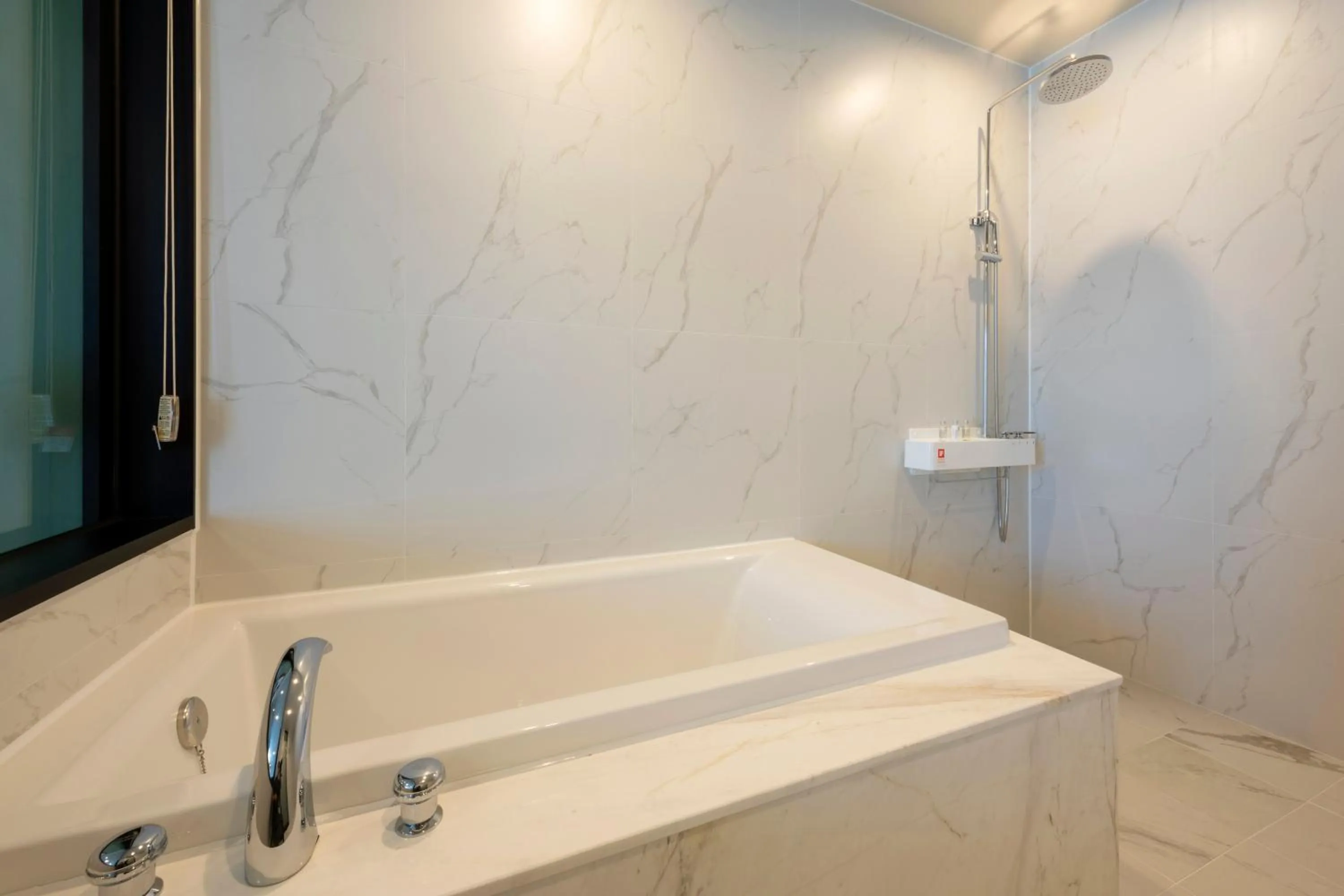 Shower in Browndot Business Seomyeon