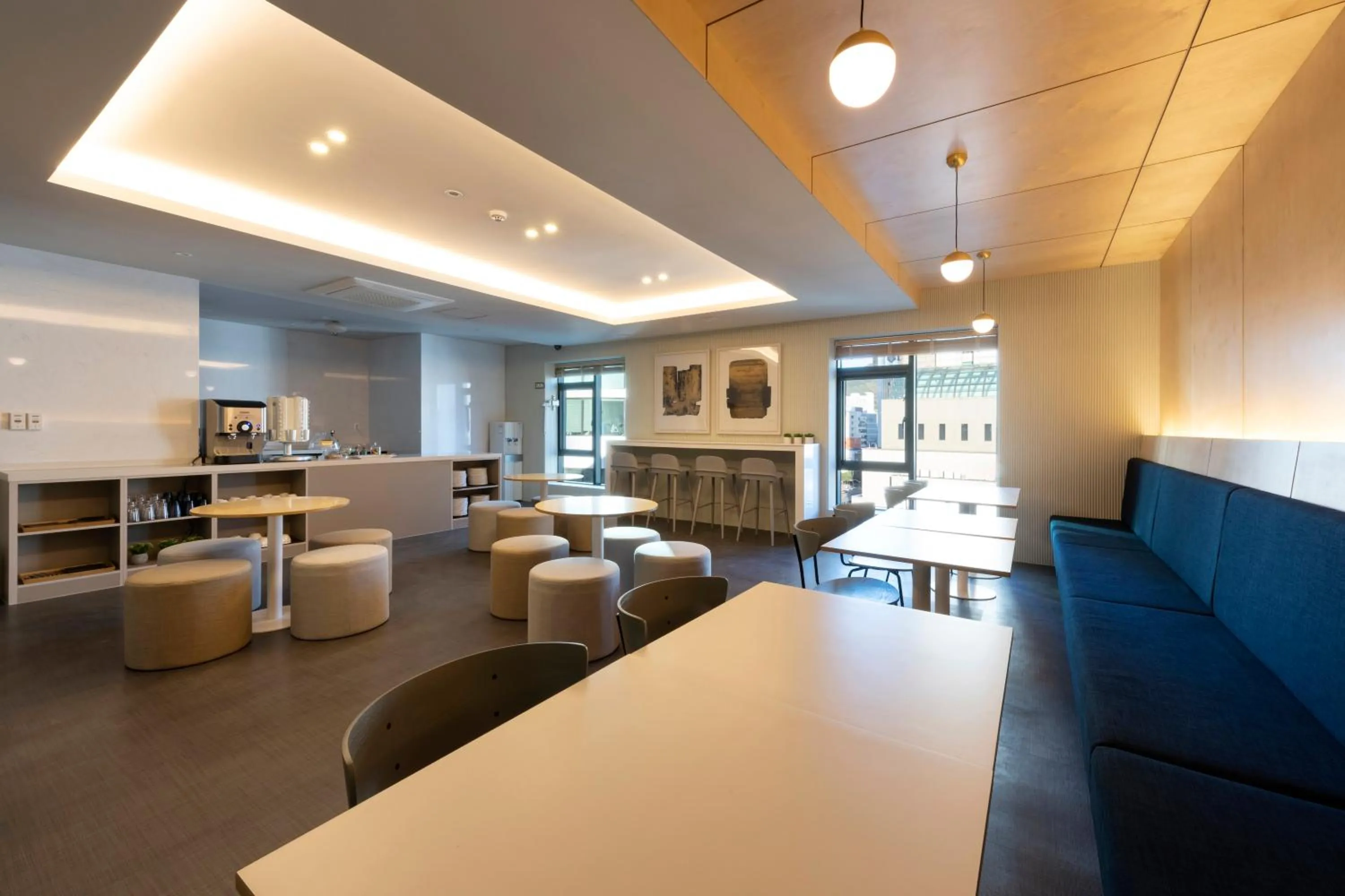 Food and drinks in Browndot Business Seomyeon