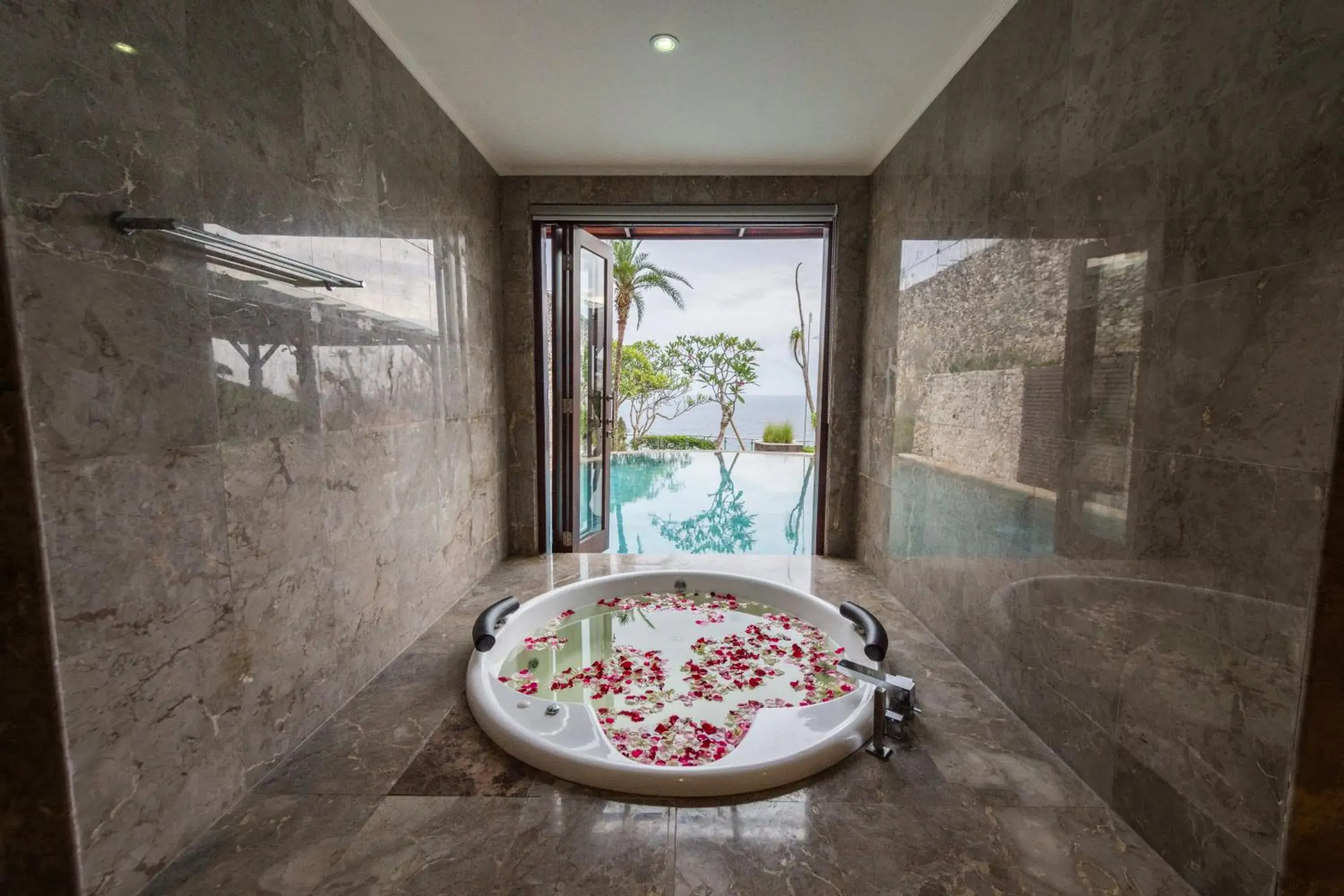 Master One-Bedroom Private Pool Villa with Ocean View and Spa Bath in Villa Maiara Master One-Bedroom Private Pool Villa with Ocean View and Spa Bath in Villa Maiara