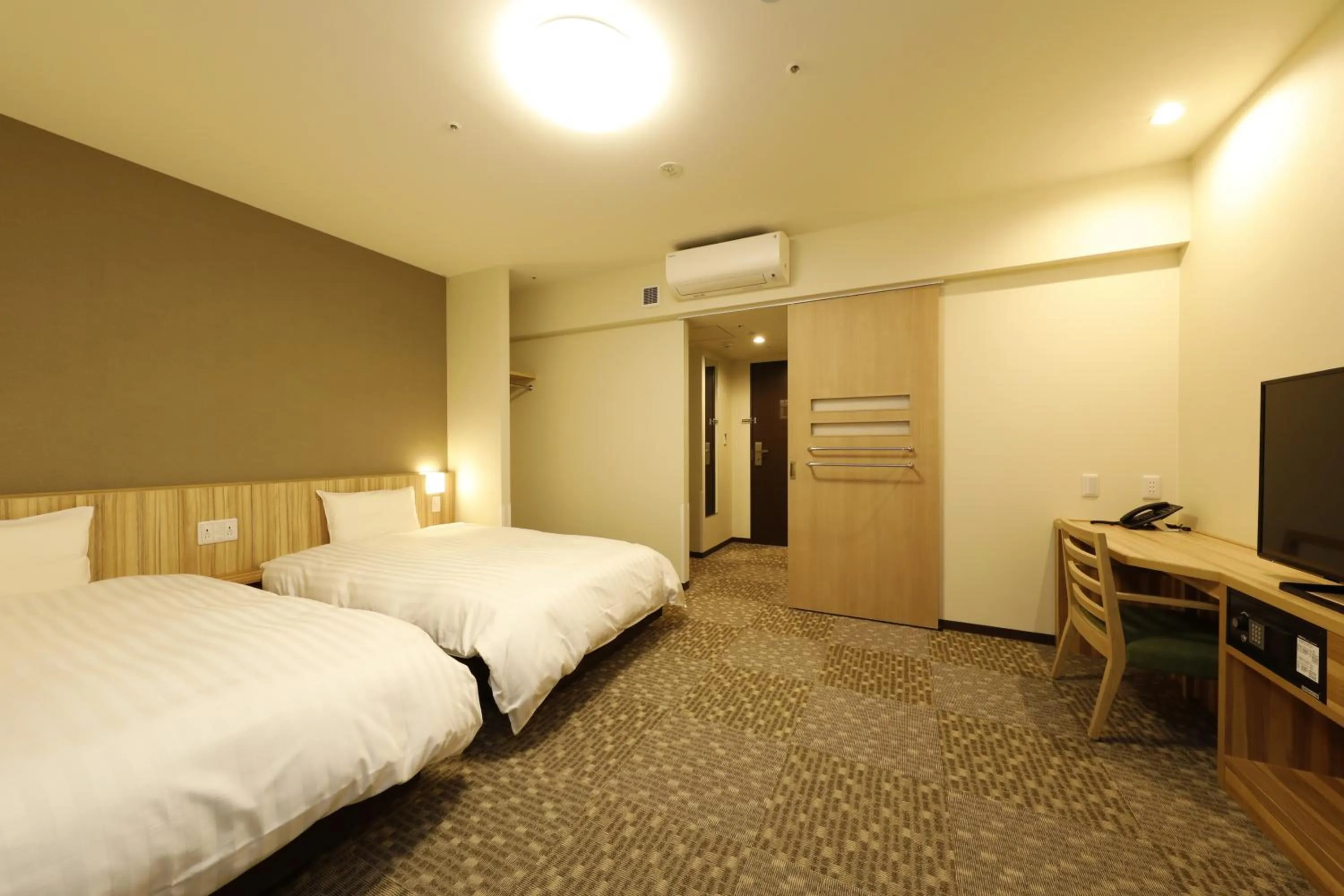 Photo of the whole room, Bed in Dormy Inn Maebashi