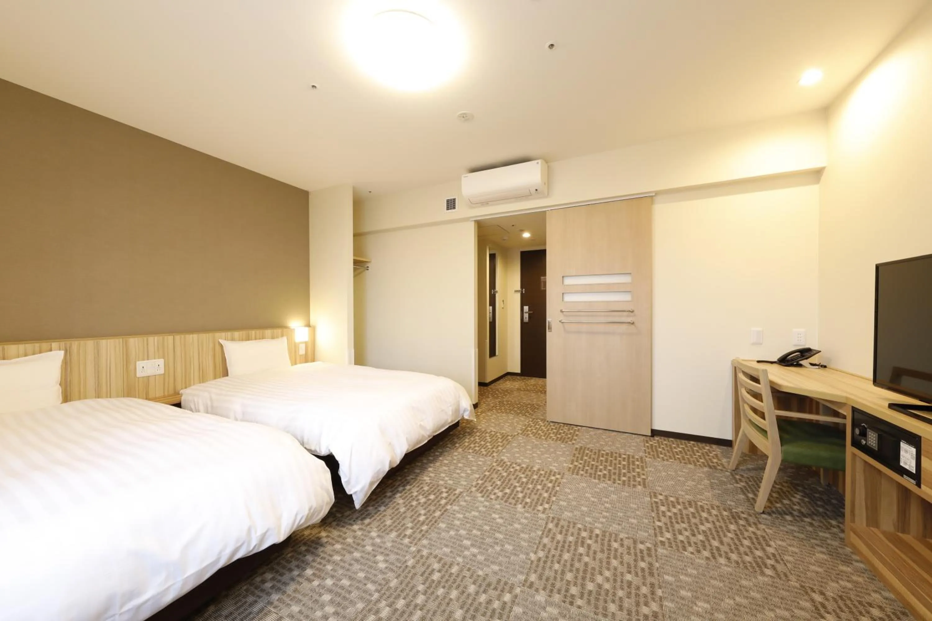 Photo of the whole room, Bed in Dormy Inn Maebashi