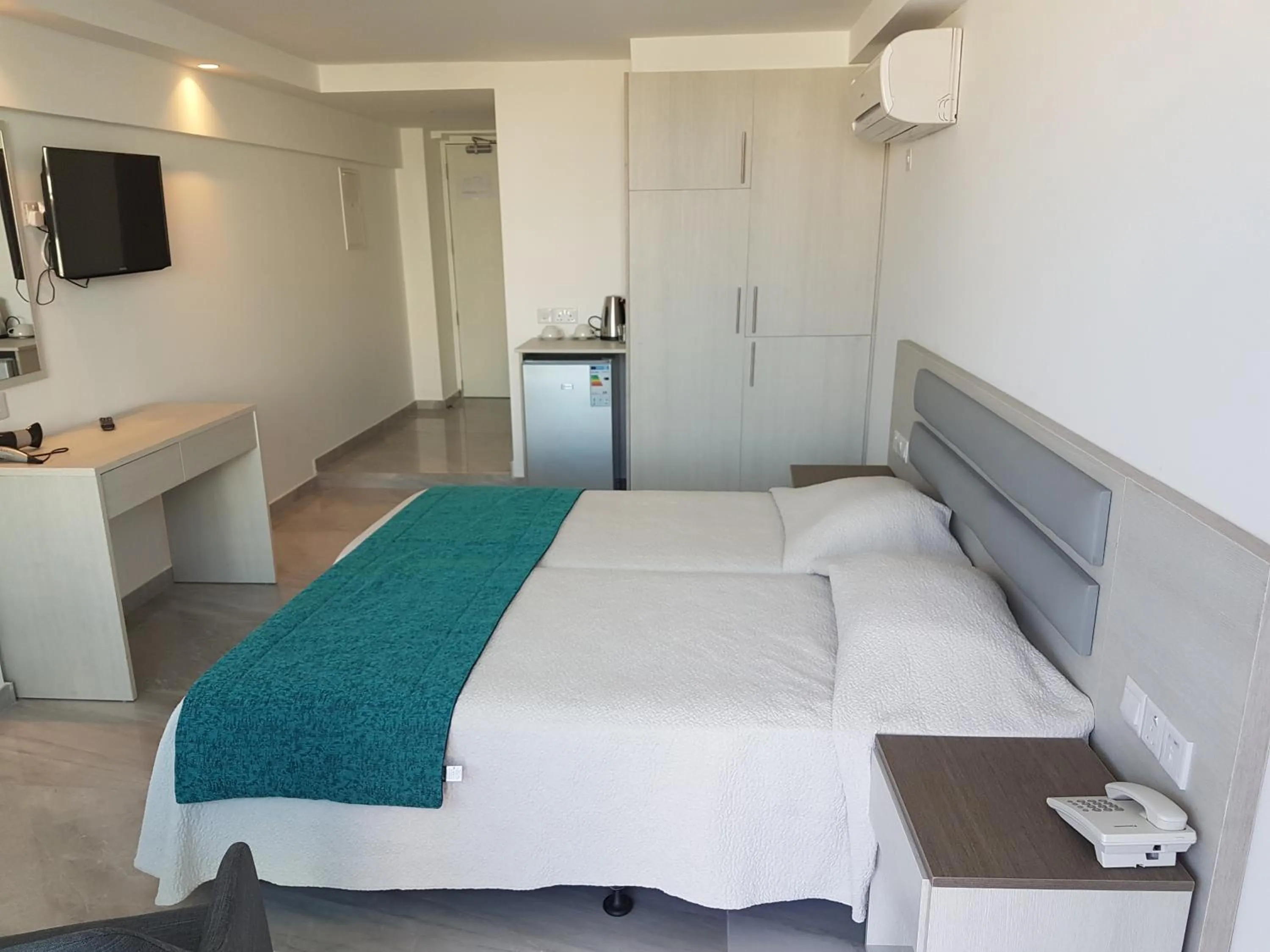 Bedroom, Bed in Melini Hotel Suites