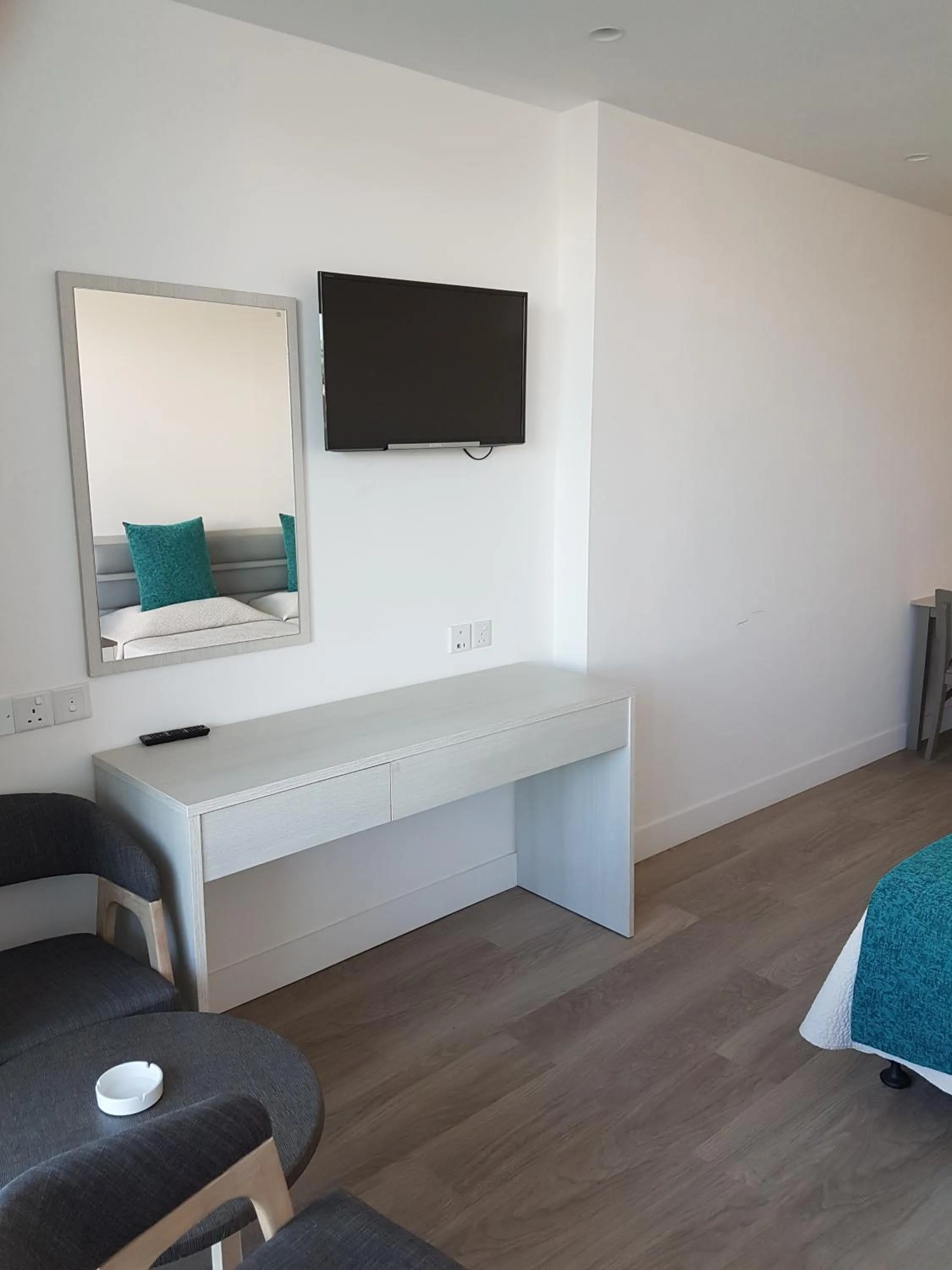 TV and multimedia, Bed in Melini Hotel Suites