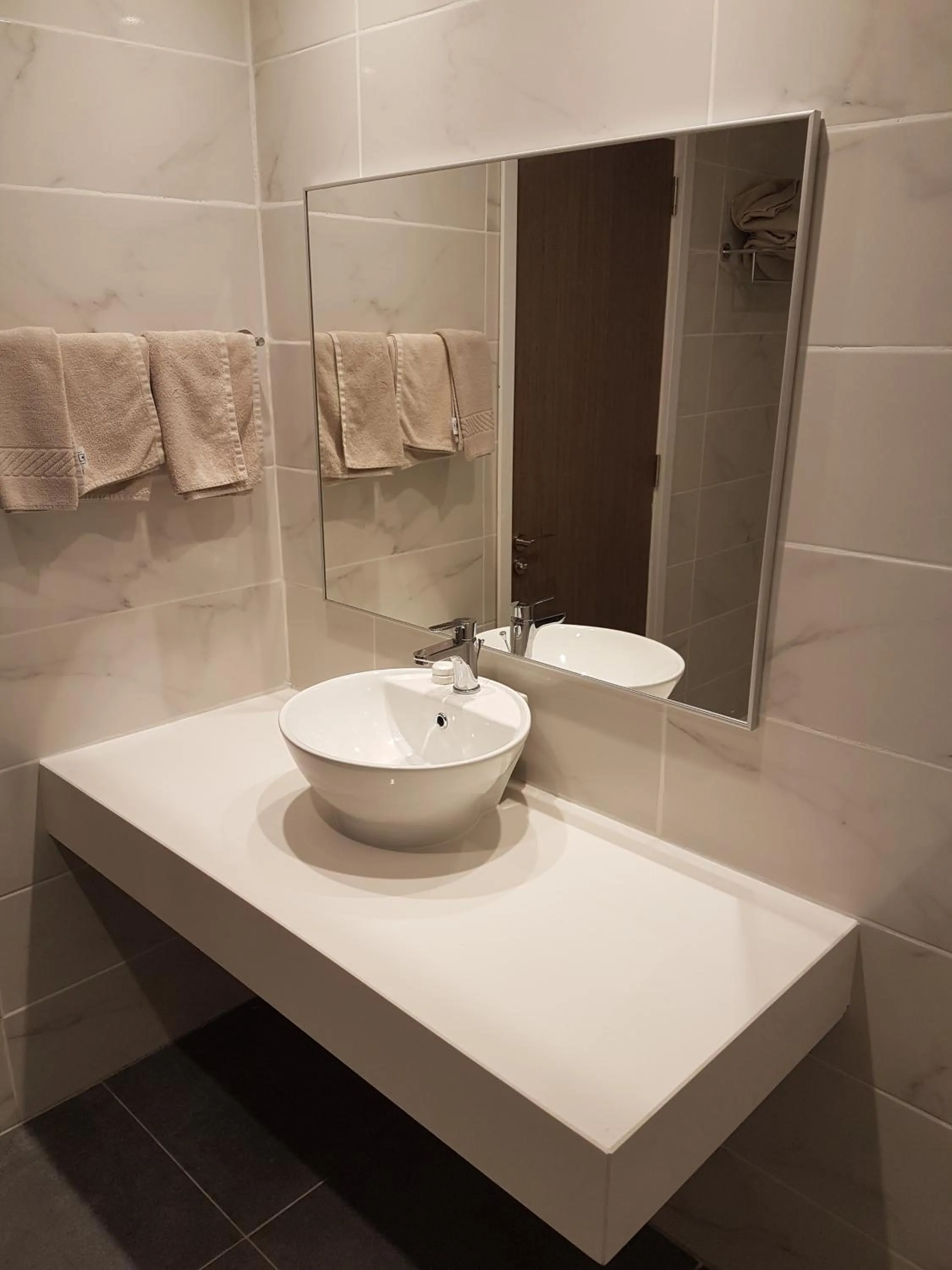 Bathroom in Melini Hotel Suites