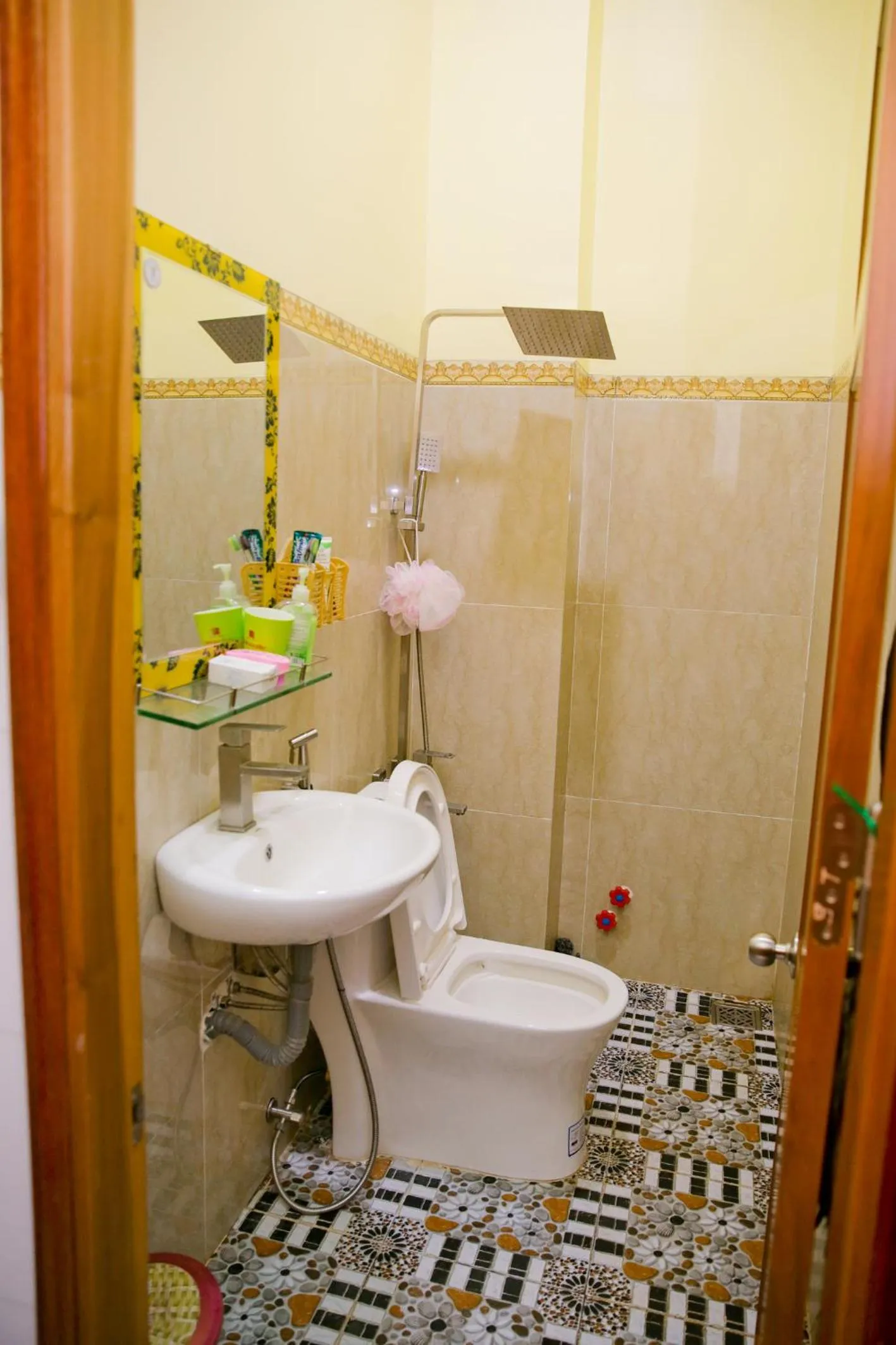 Nhà Nghỉ Quê Ló