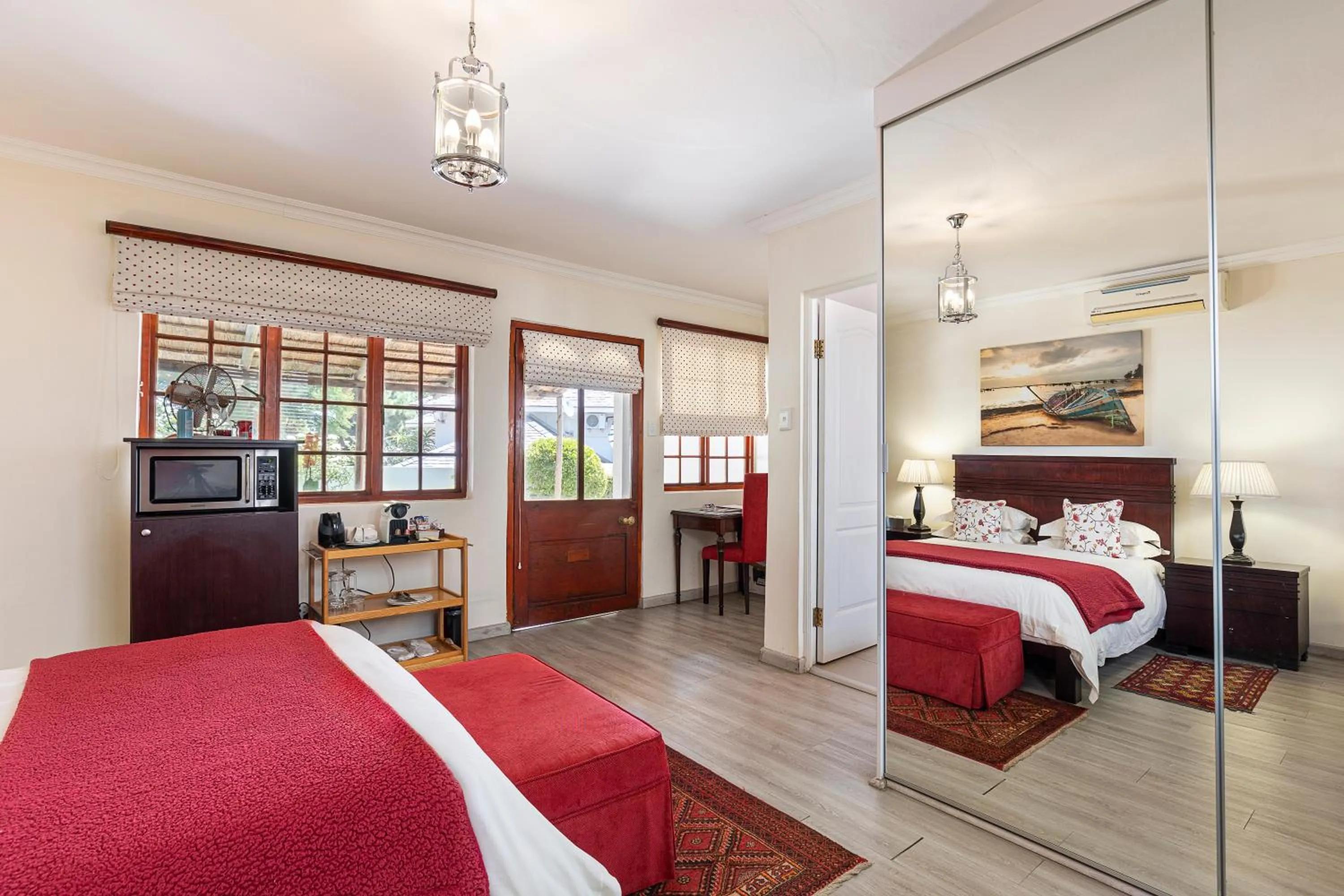 Photo of the whole room, Bed in Hyde Park Guest House