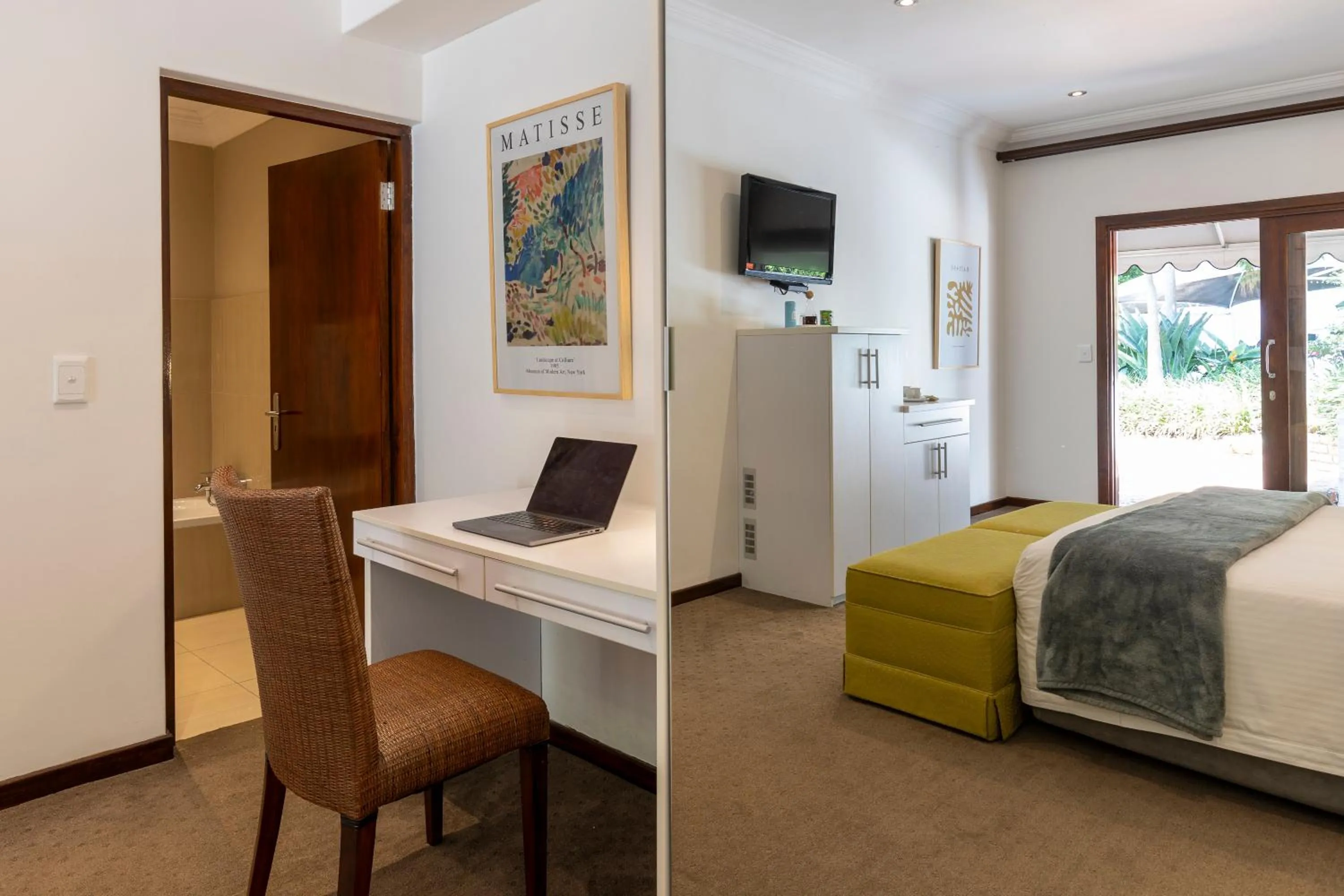 Bedroom, Bed in Hyde Park Guest House