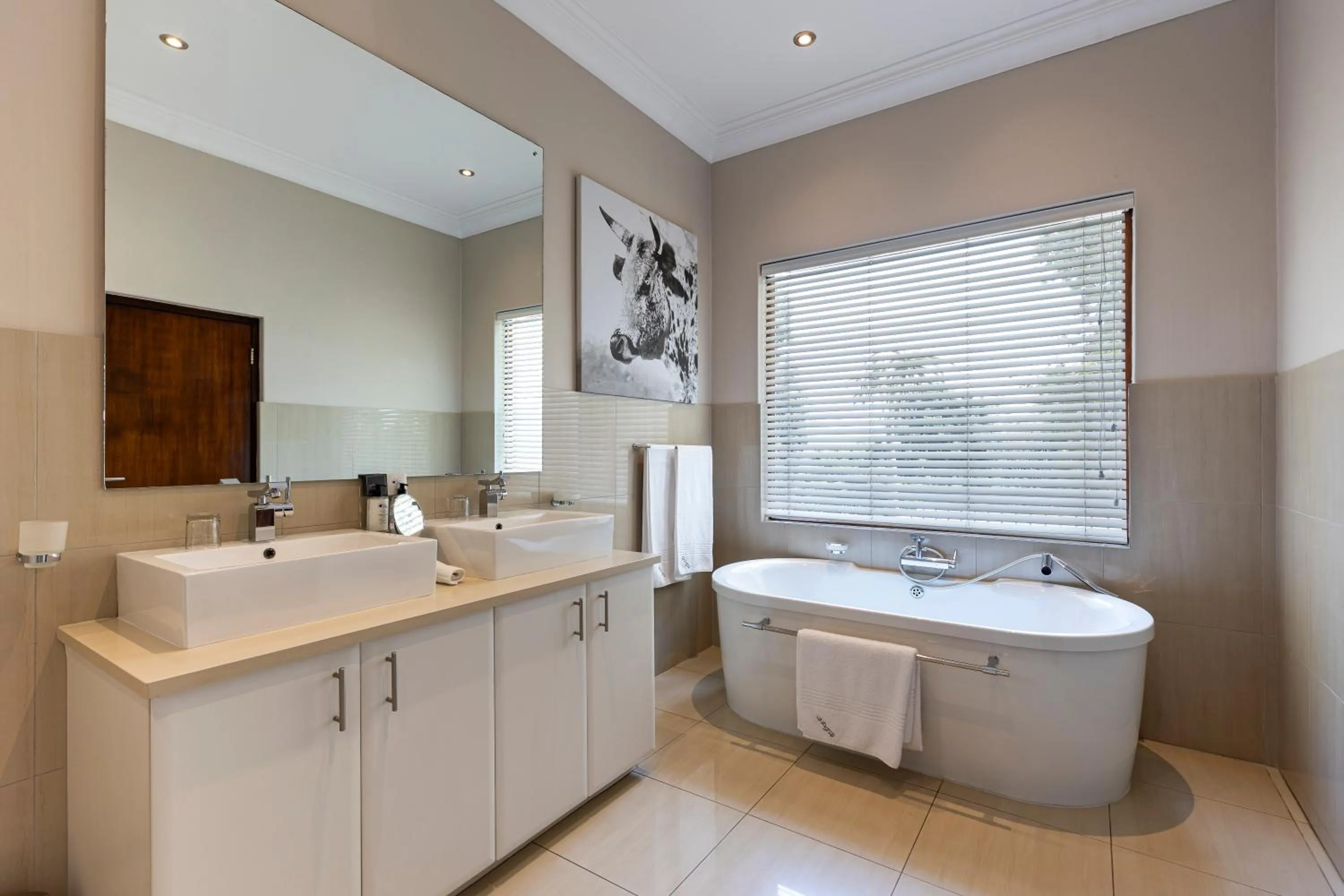 Bathroom in Hyde Park Guest House