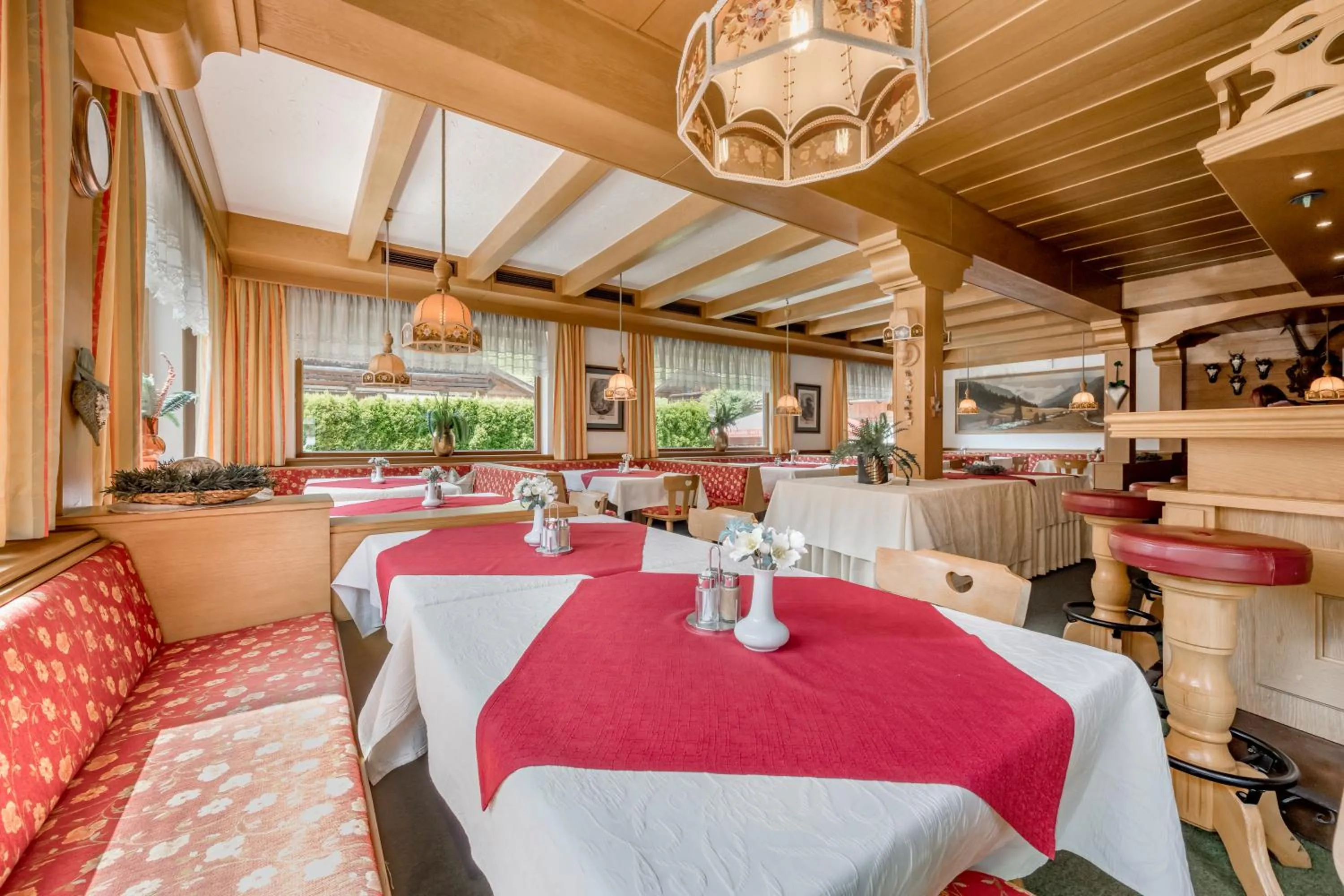 Restaurant/places to eat in Pension Almrausch