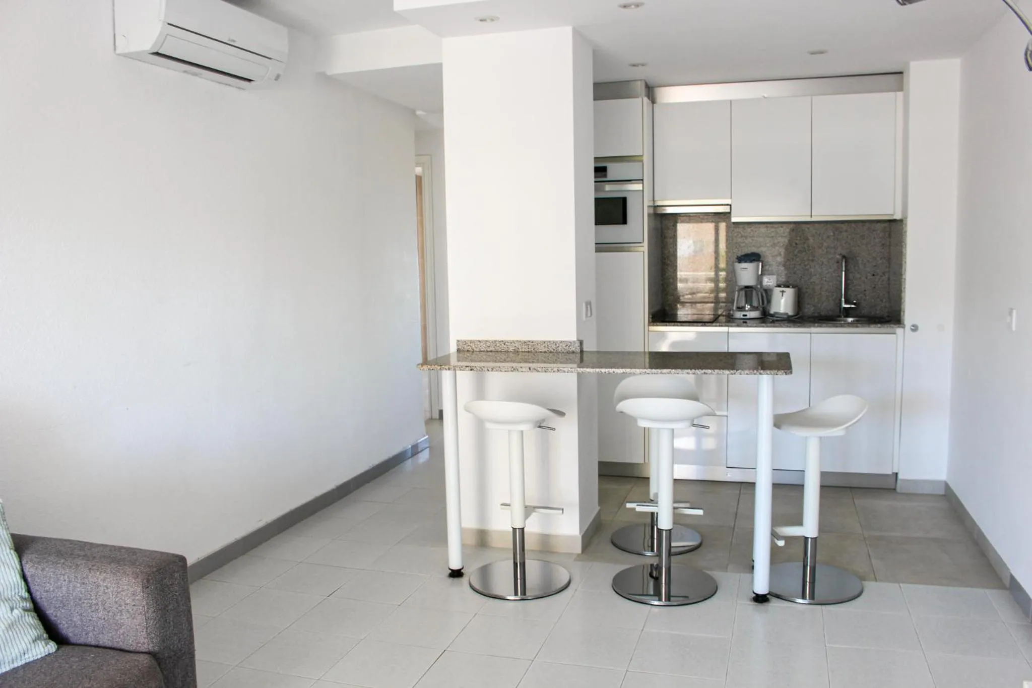 Kitchen or kitchenette in Apartamentos Esmeralda Unitursa