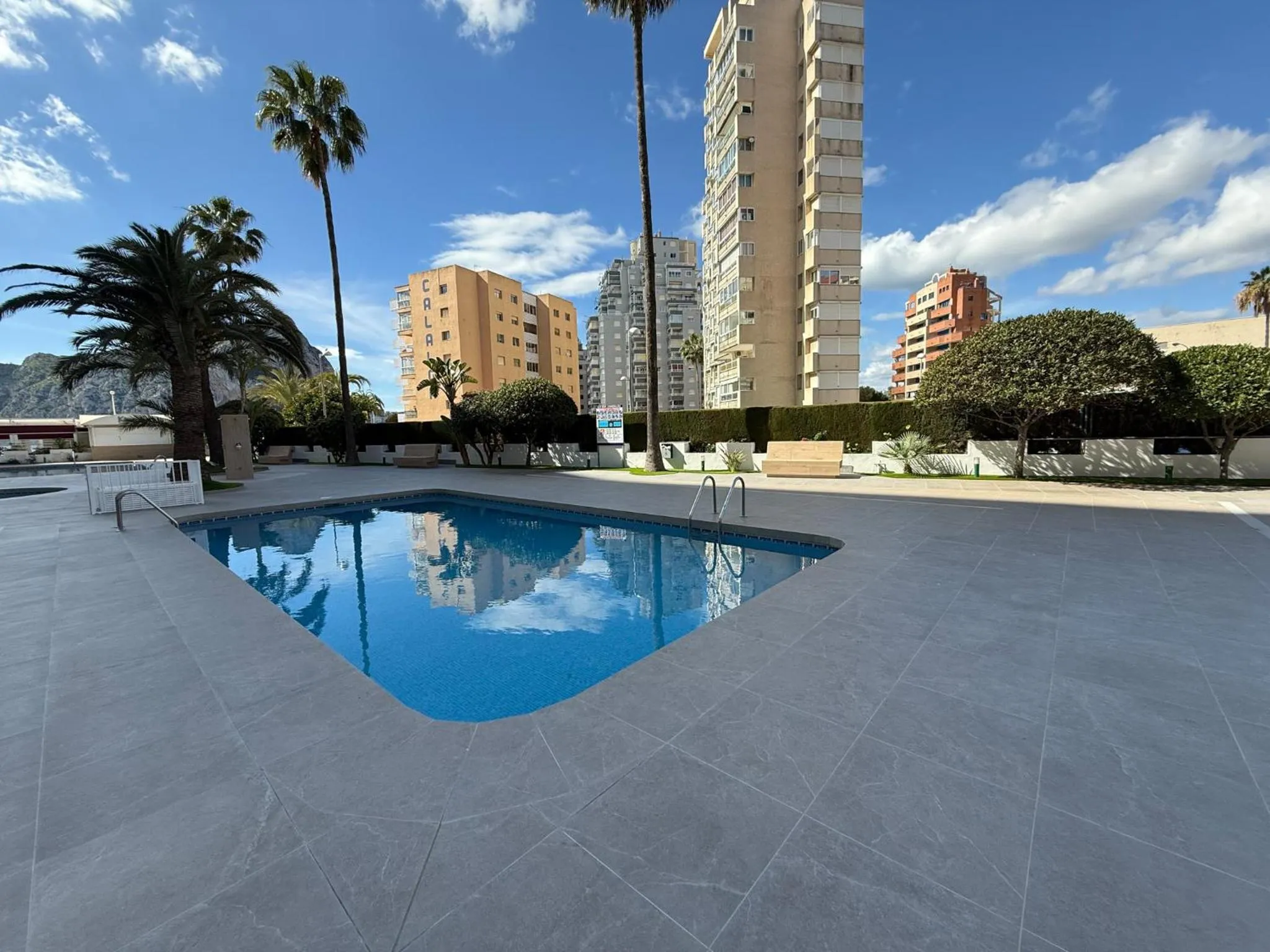 Swimming pool in Apartamentos Esmeralda Unitursa