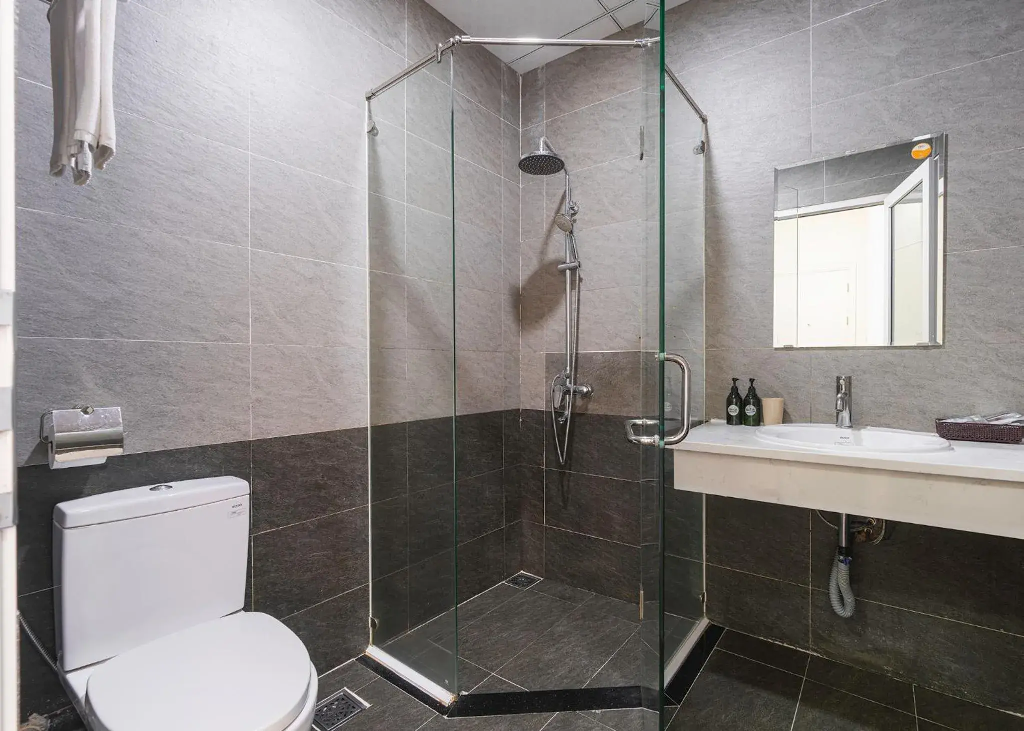 Superior Quadruple Room in Arapang Hotel 2 Superior Quadruple Room in Arapang Hotel 2