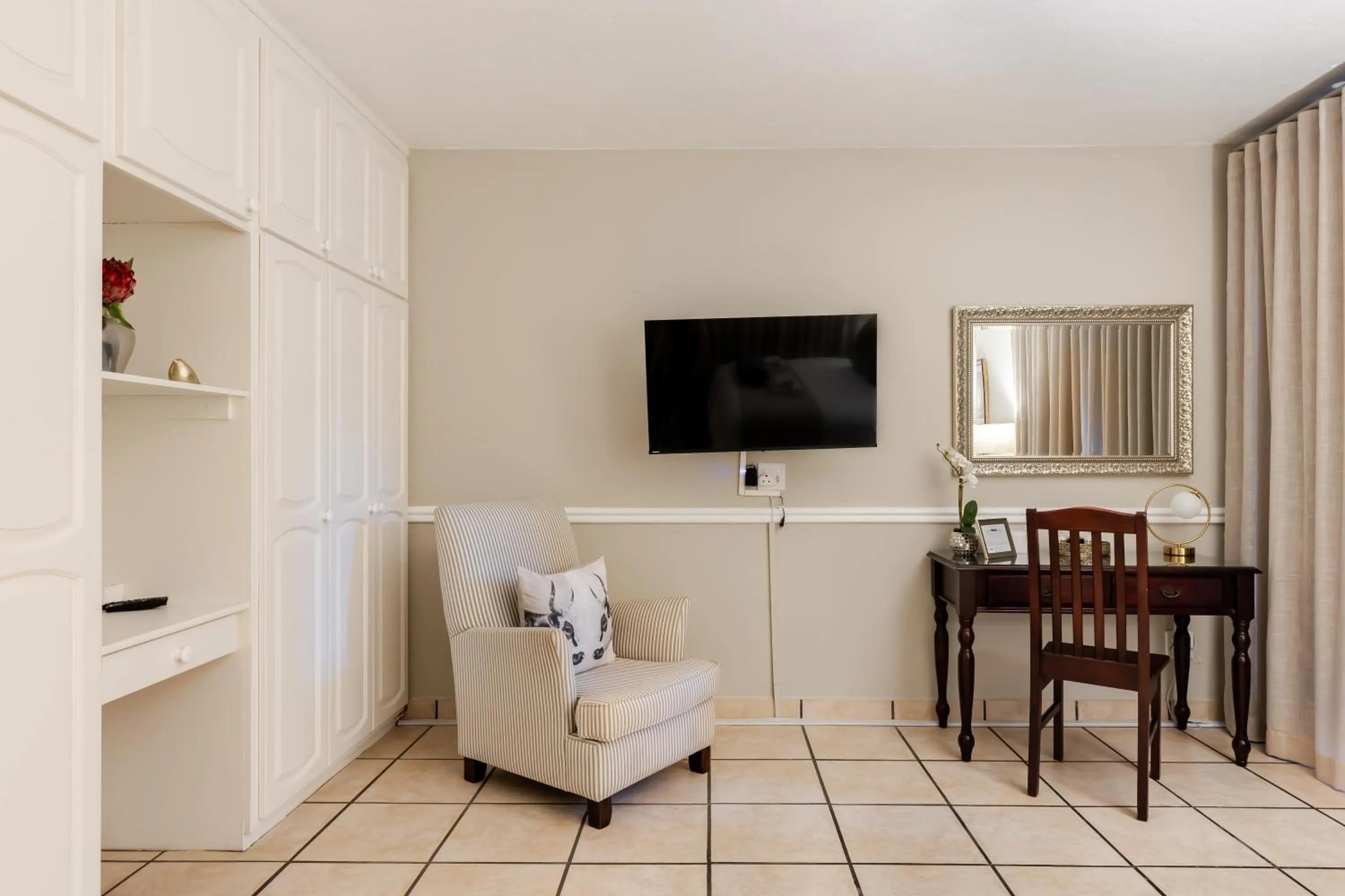 TV and multimedia in Shandon Lodge Guest House & Spa