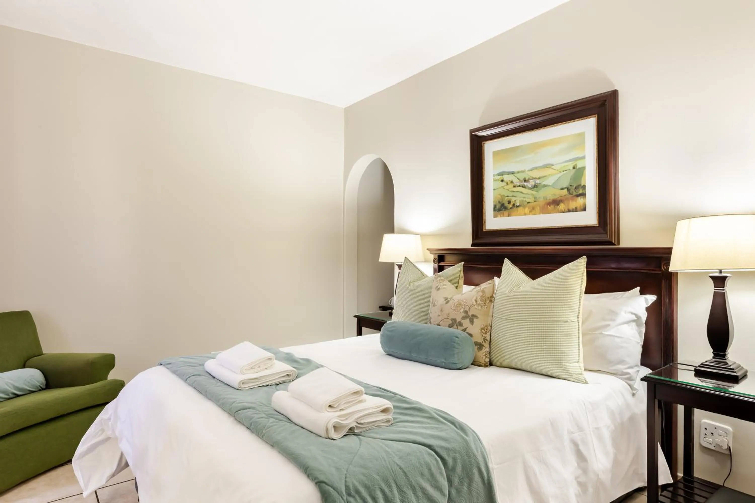 Bedroom, Bed in Shandon Lodge Guest House & Spa