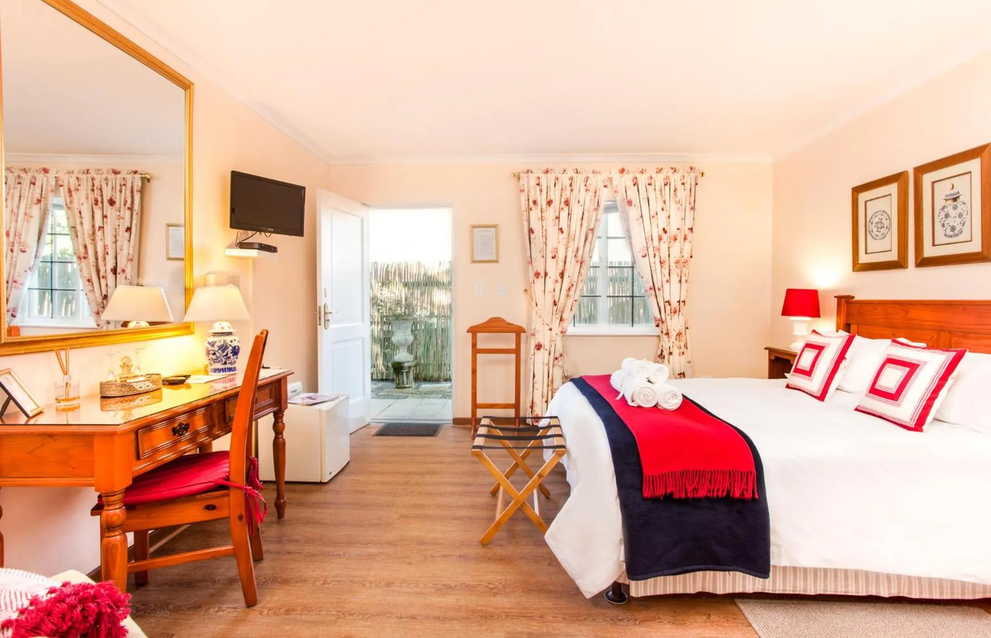 Photo of the whole room, Bed in Shandon Lodge Guest House & Spa