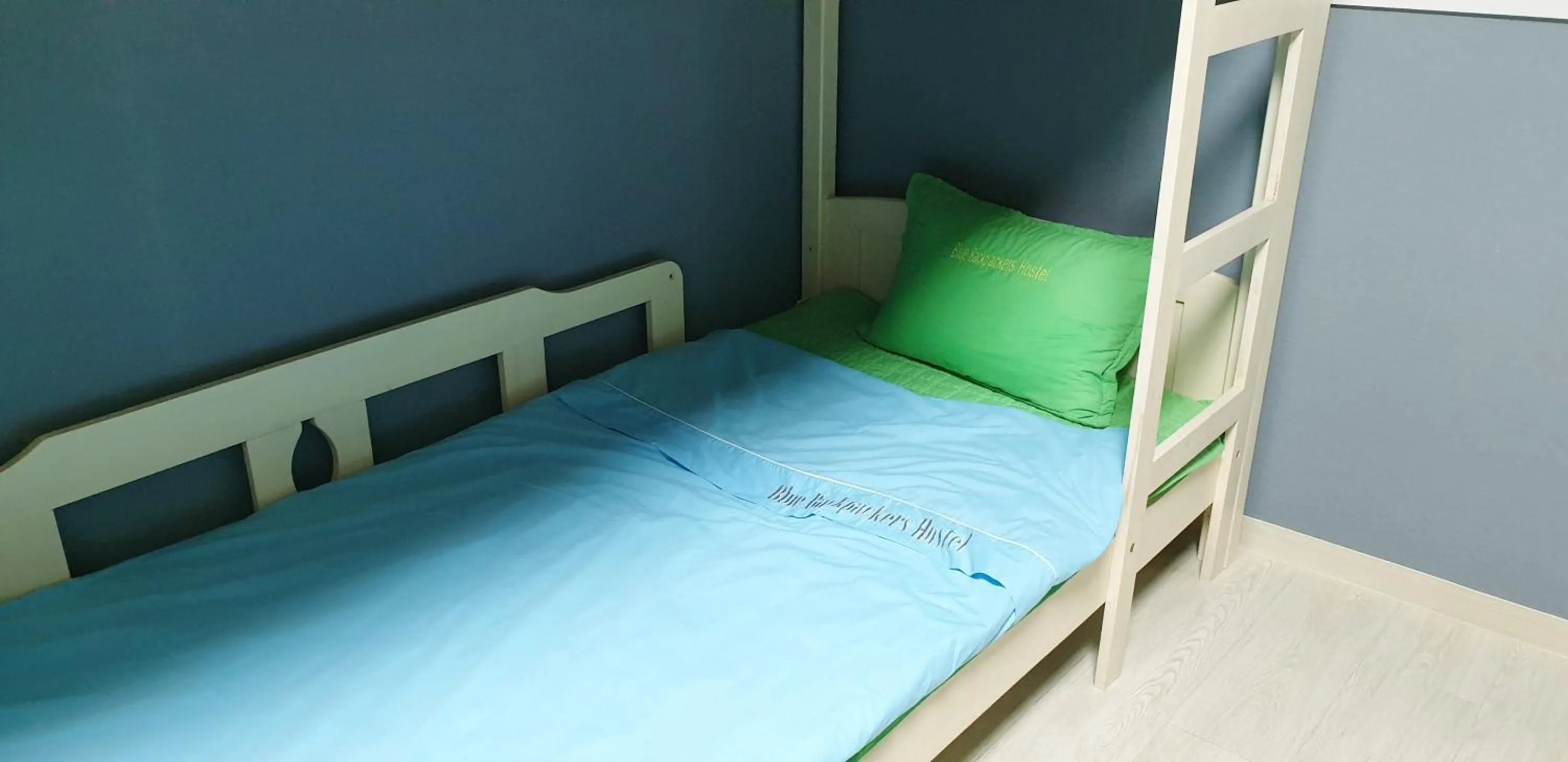 Bed in Blue Backpackers Hostel