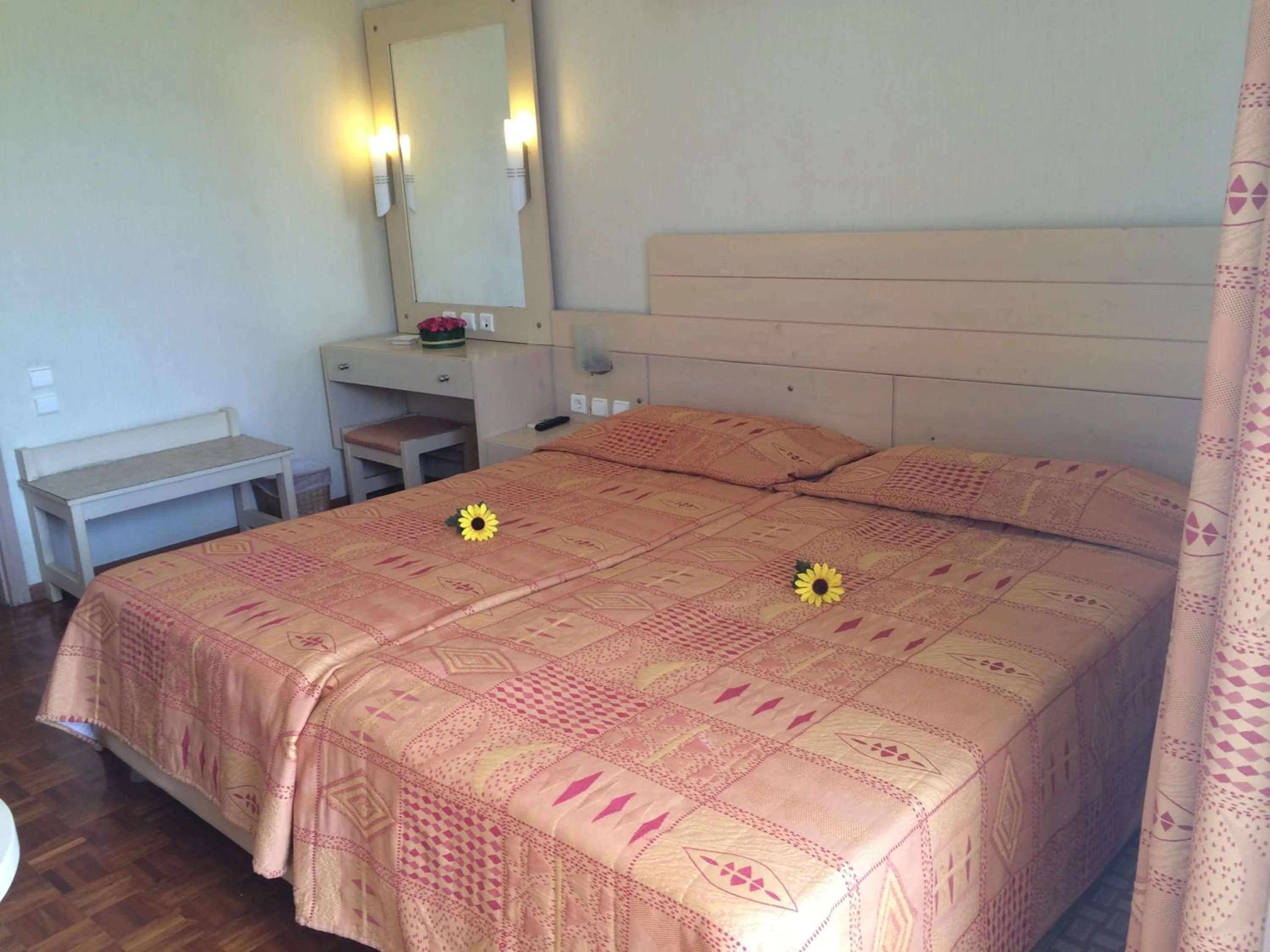 Photo of the whole room in Hotel Kypreos