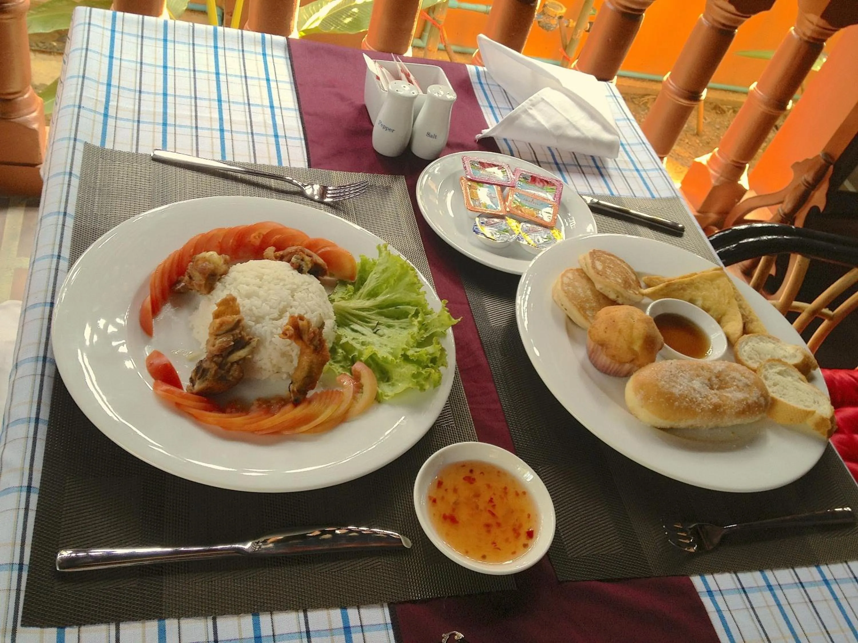 Restaurant/places to eat in Delux Villa