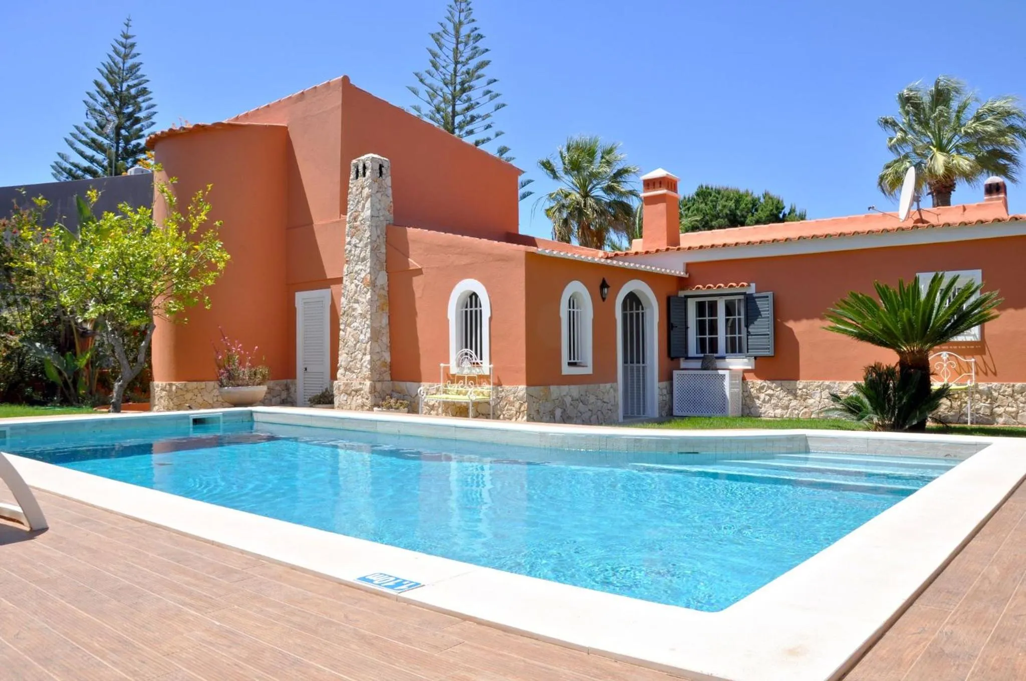 Swimming pool in Fantastic for Family Gatherings, Optional Pool Heating, Free Air Con Wifi