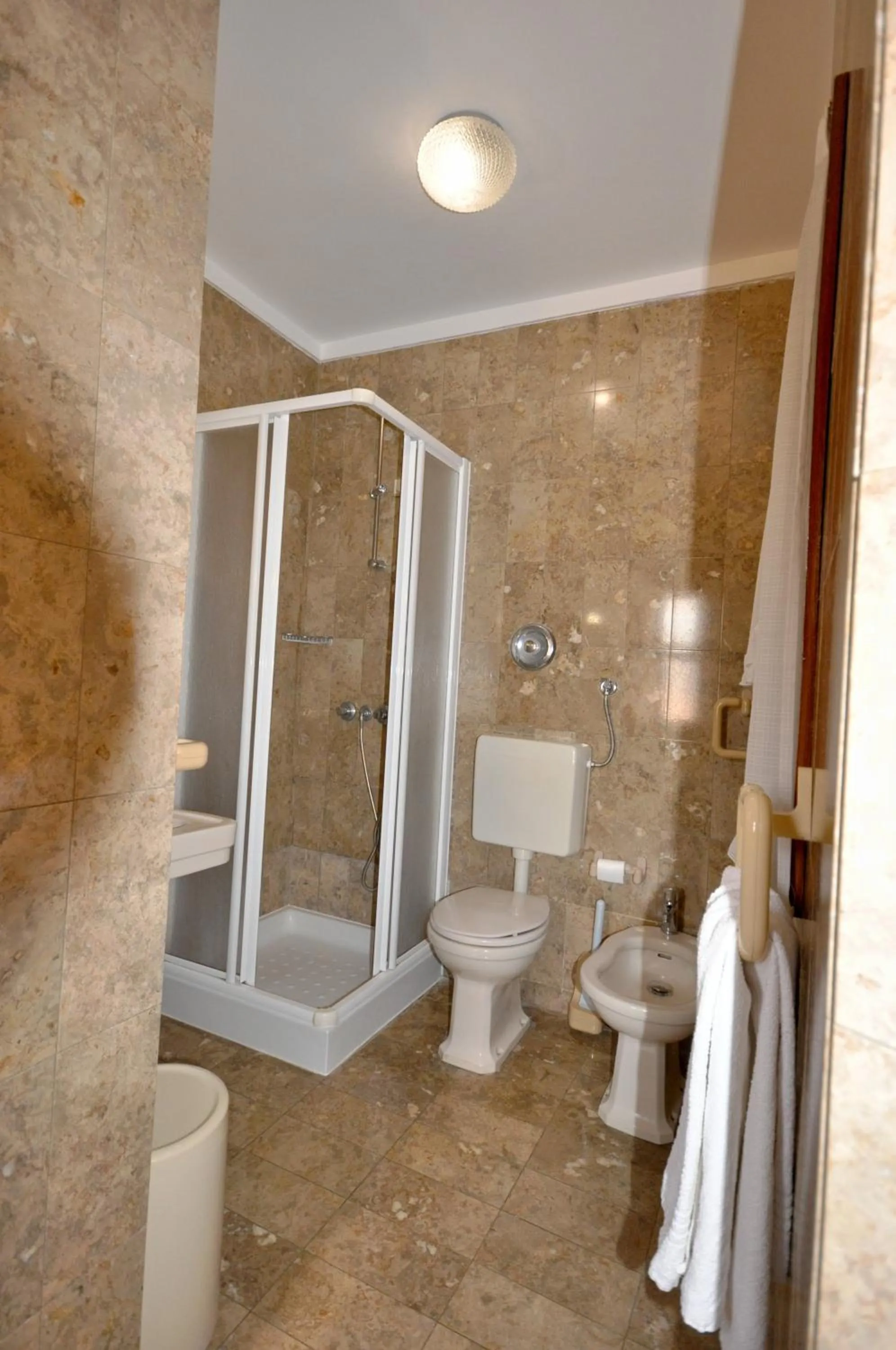 Set in good sized, mature gardens which afford a very good degree of privacy and