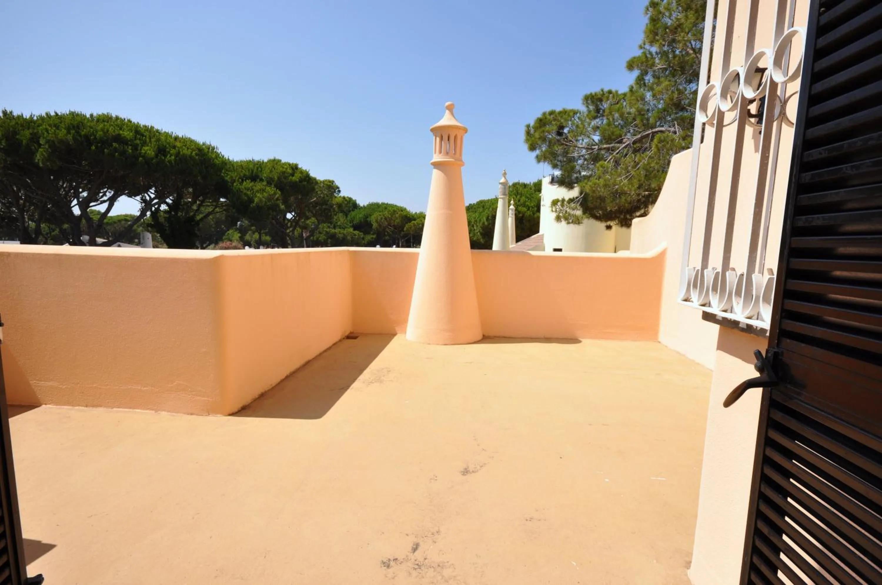 Set in good sized, mature gardens which afford a very good degree of privacy and