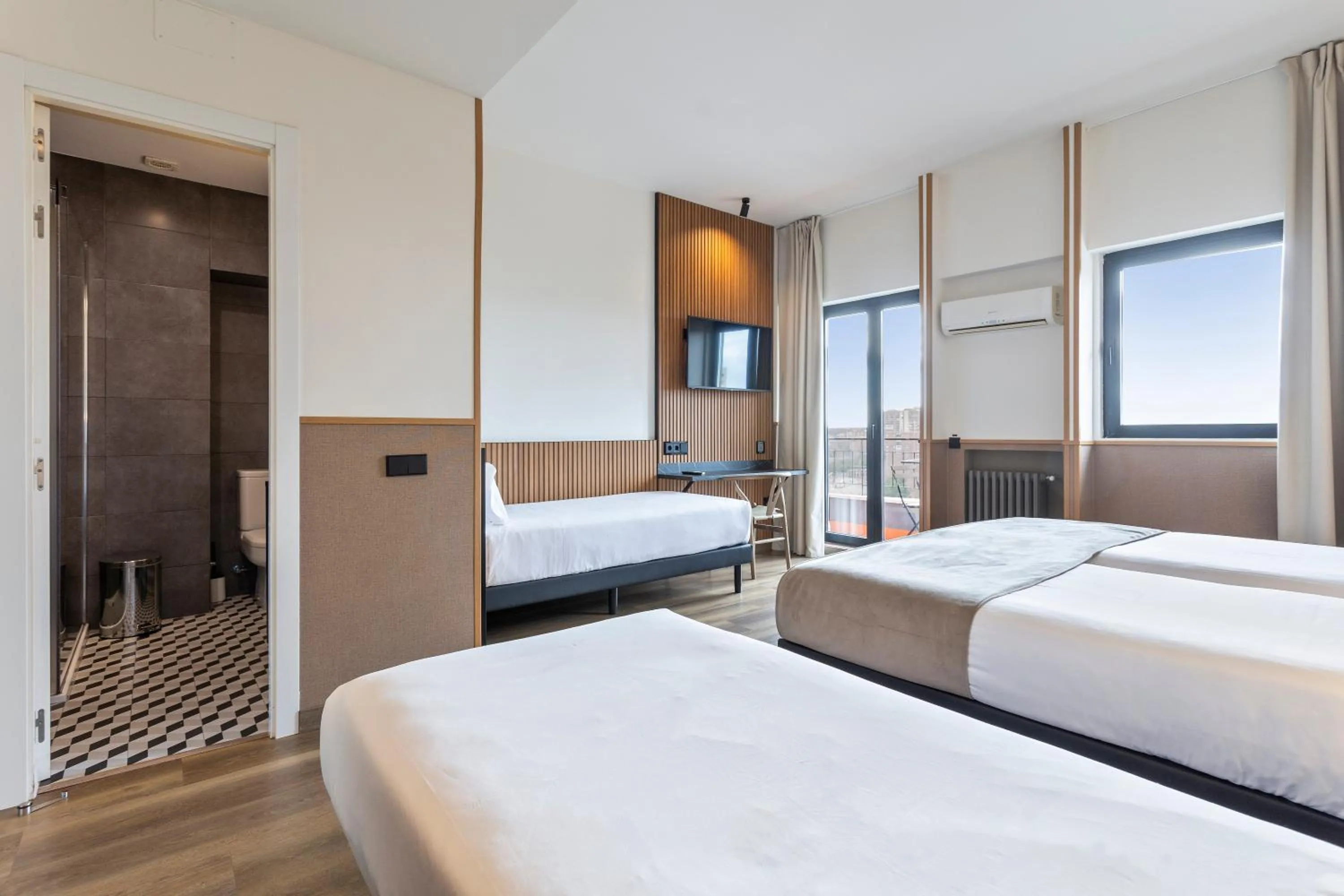 Bedroom, Bed in Hotel Acta Madfor