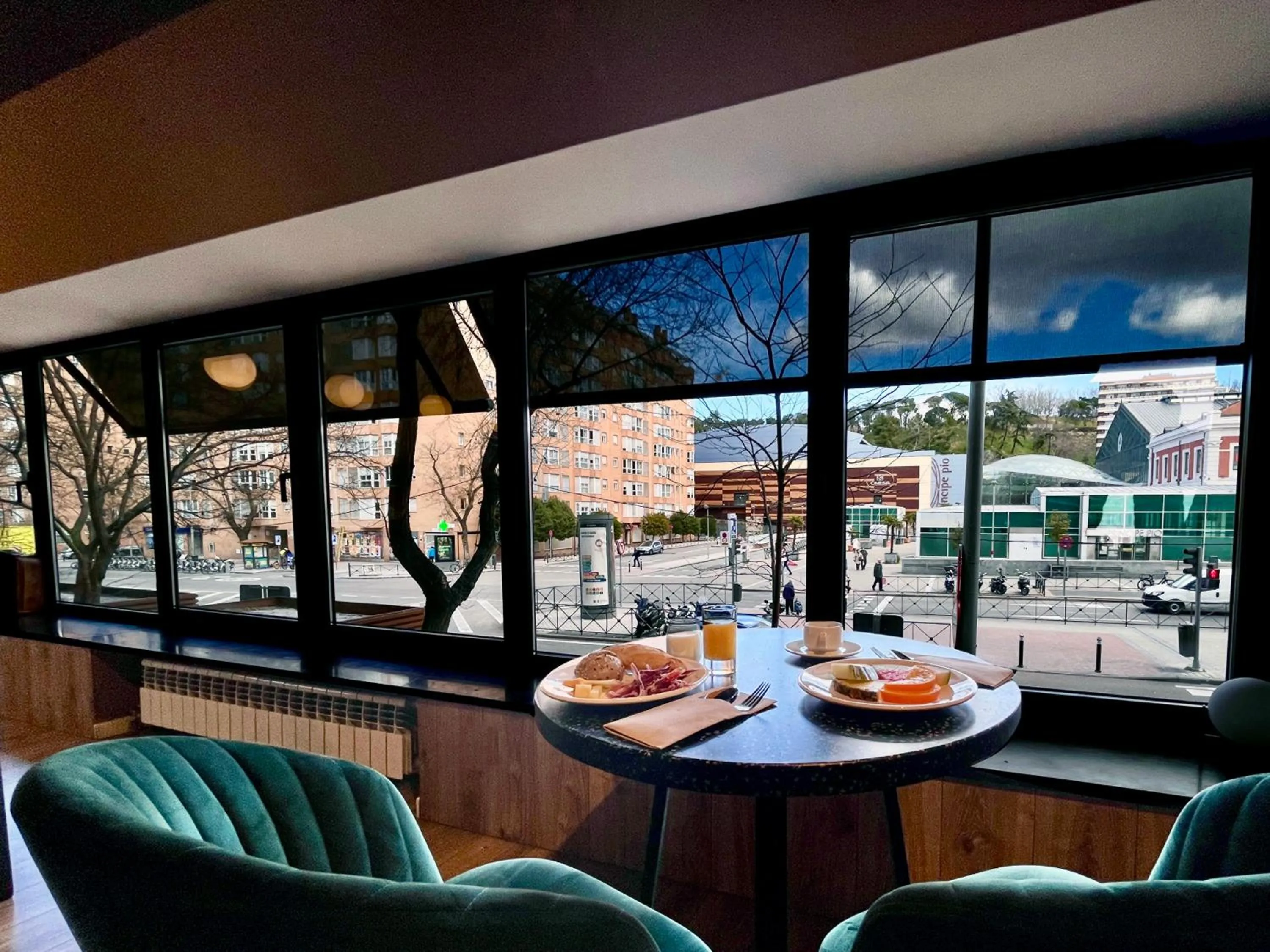 Dining area in Hotel Acta Madfor