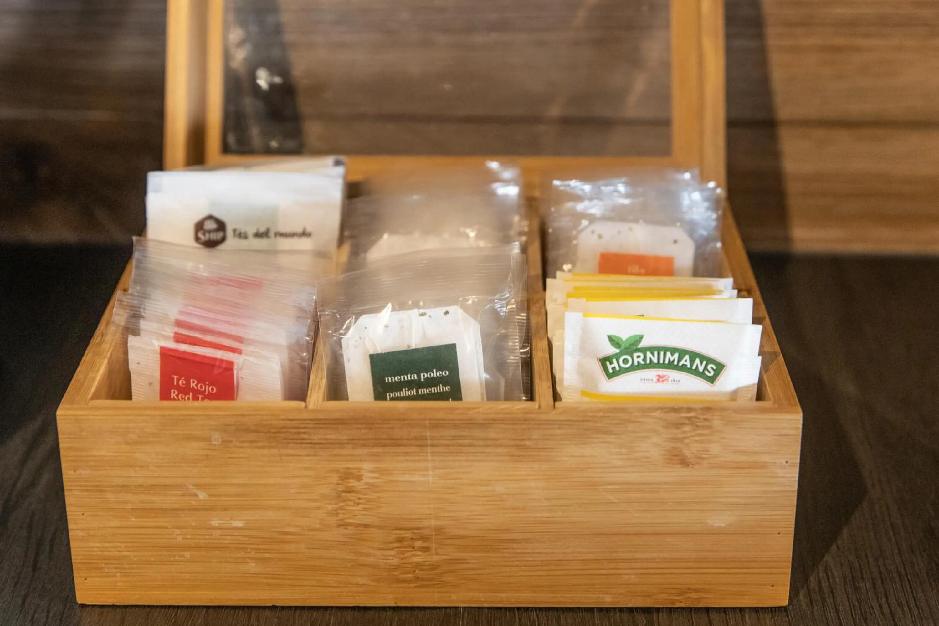 Coffee/tea facilities in Hotel Acta Madfor