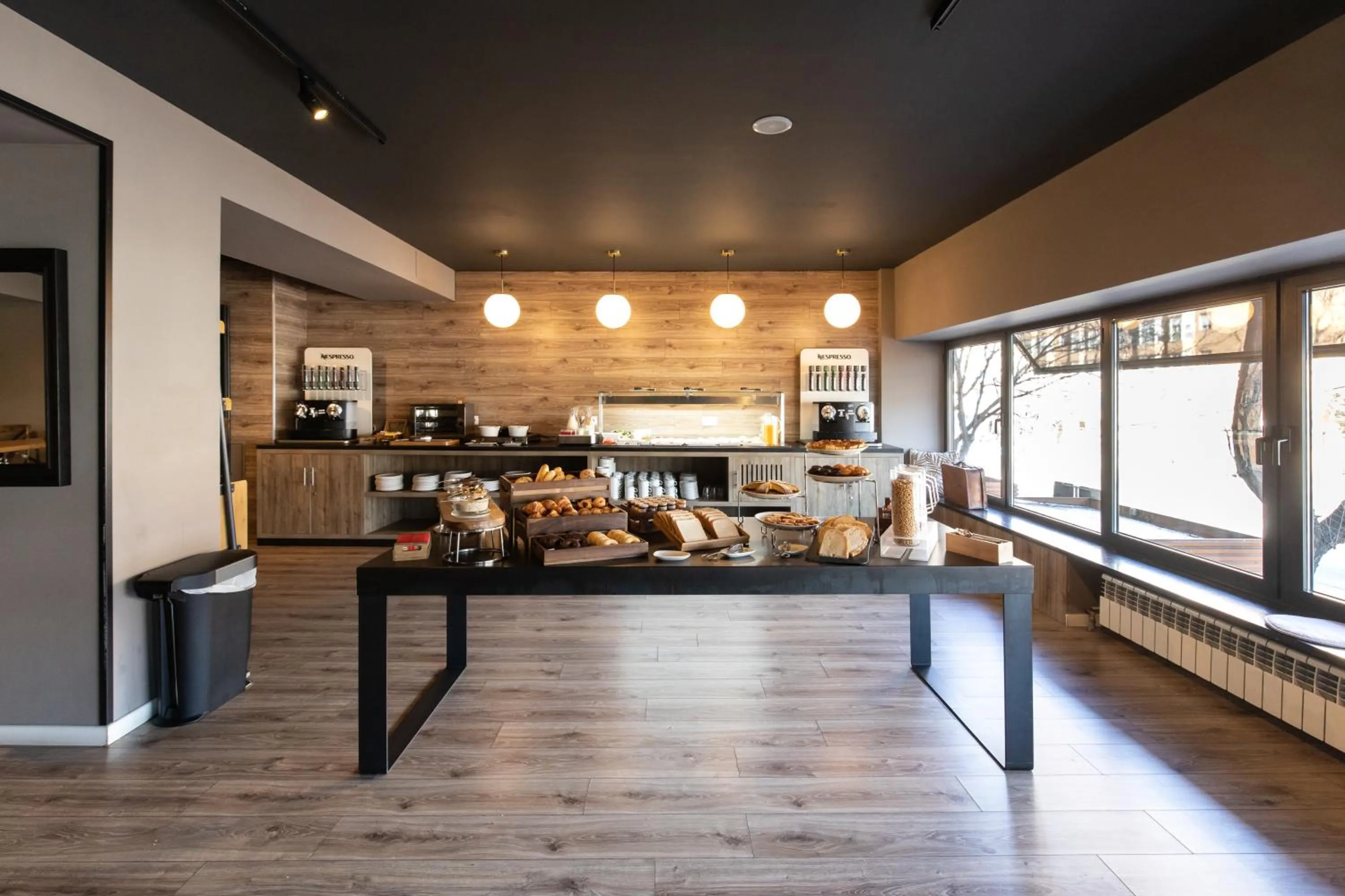 Dining area in Hotel Acta Madfor