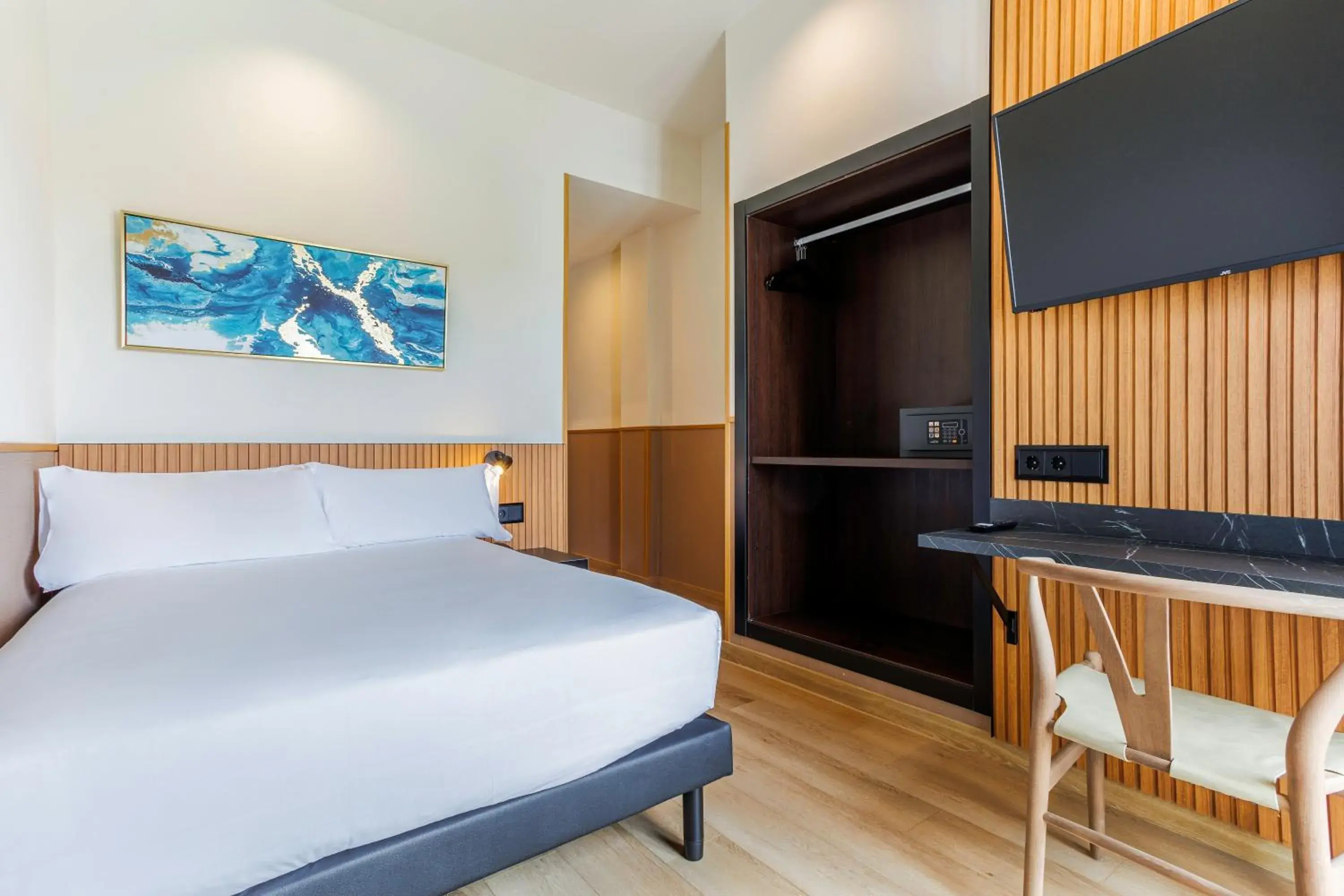 Small Double Room in Hotel Acta Madfor Small Double Room in Hotel Acta Madfor