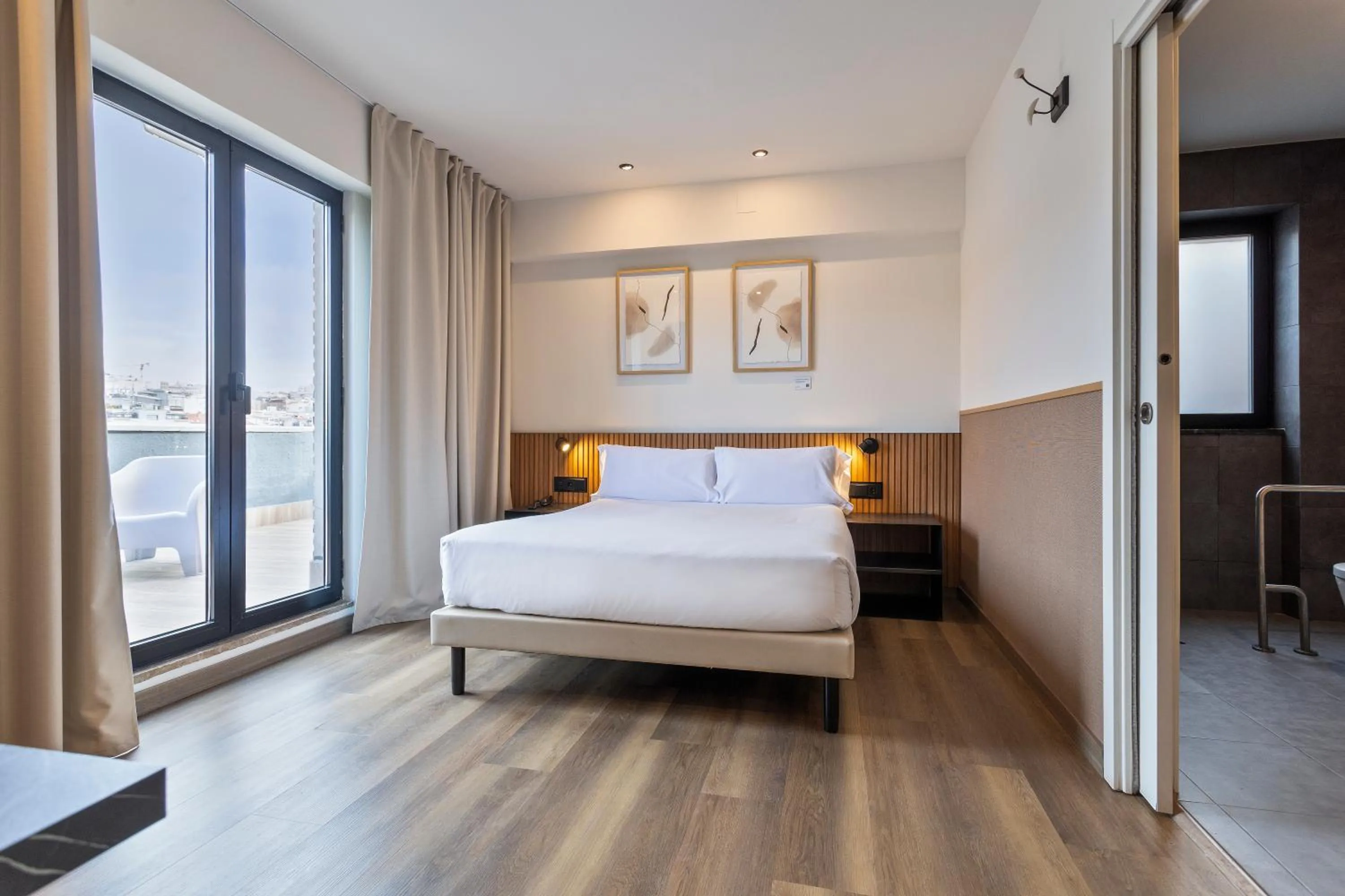 Bedroom, Bed in Hotel Acta Madfor