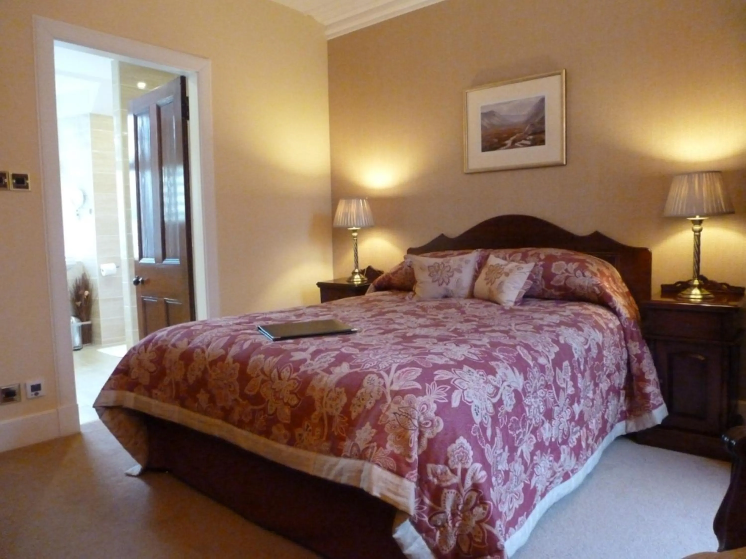Bedroom, Bed in Tigh na Sgiath Country House Hotel