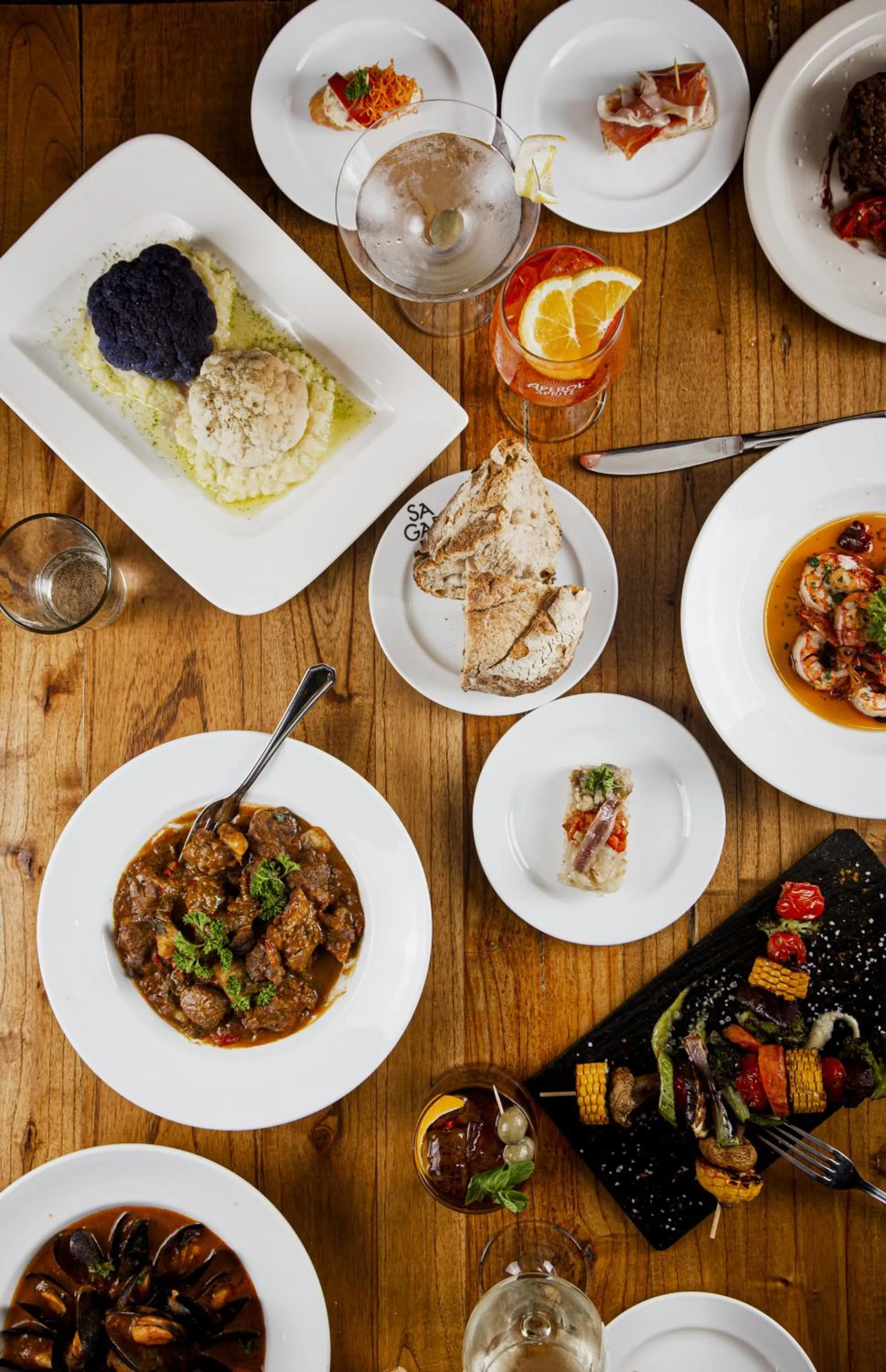 Food and drinks in Loft Osteria by Sagardi