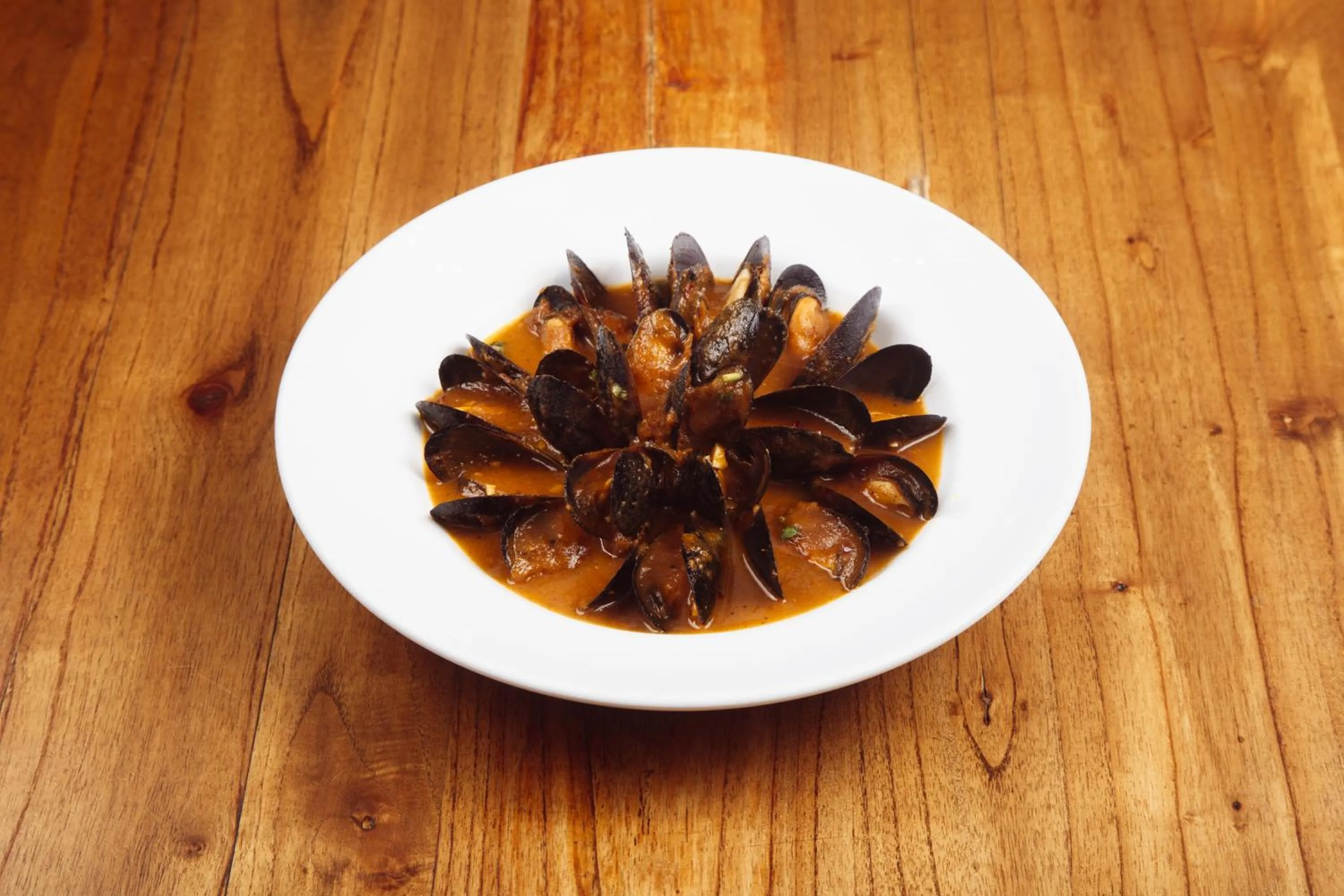 Food and drinks in Loft Osteria by Sagardi