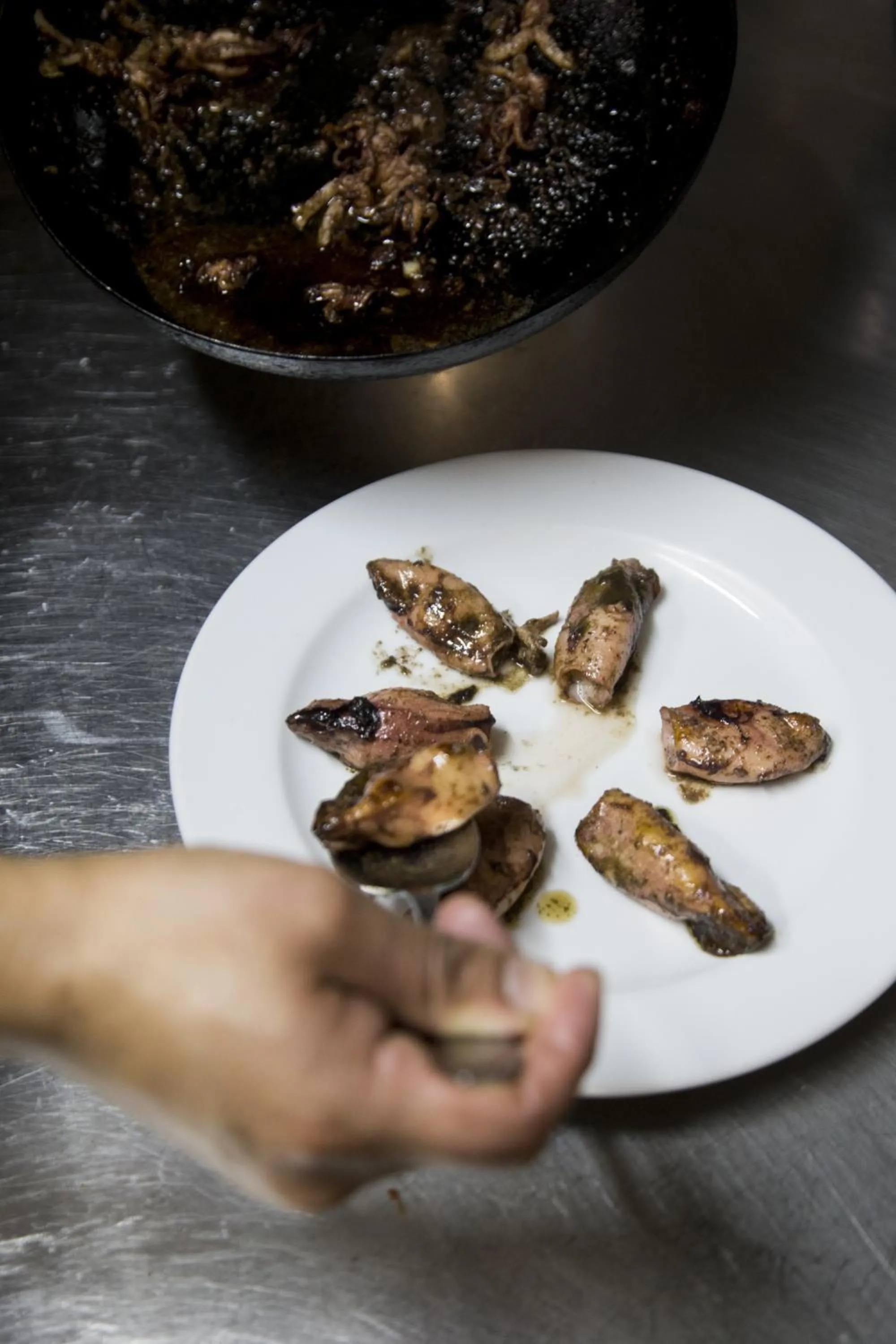 Food and drinks in Loft Osteria by Sagardi