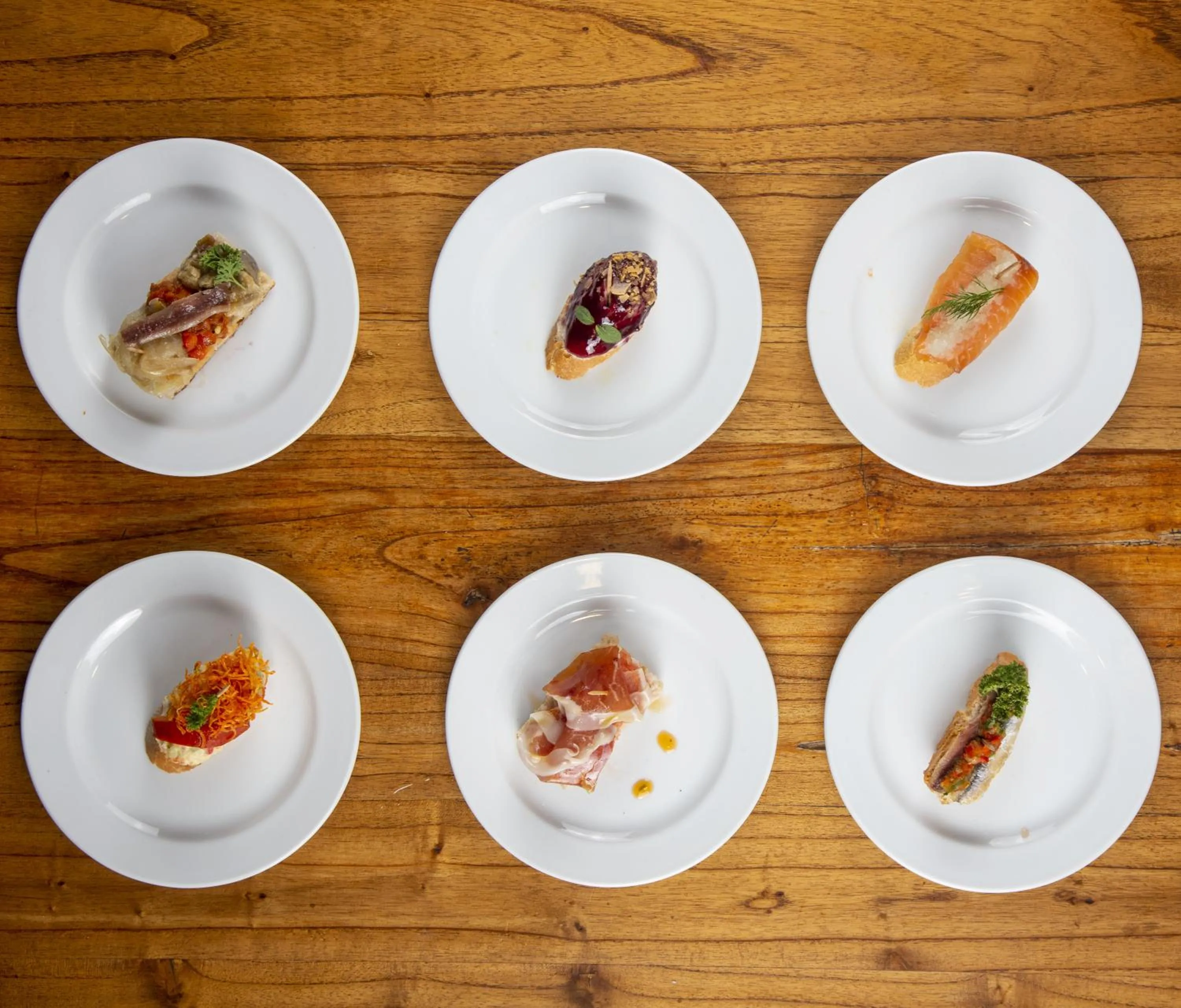 Food and drinks in Loft Osteria by Sagardi