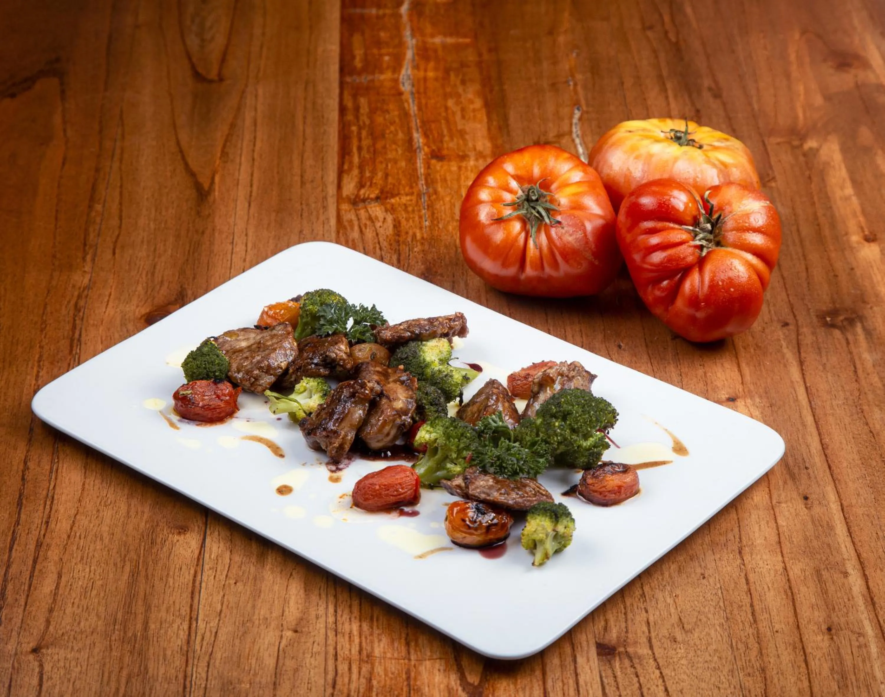 Food and drinks in Loft Osteria by Sagardi