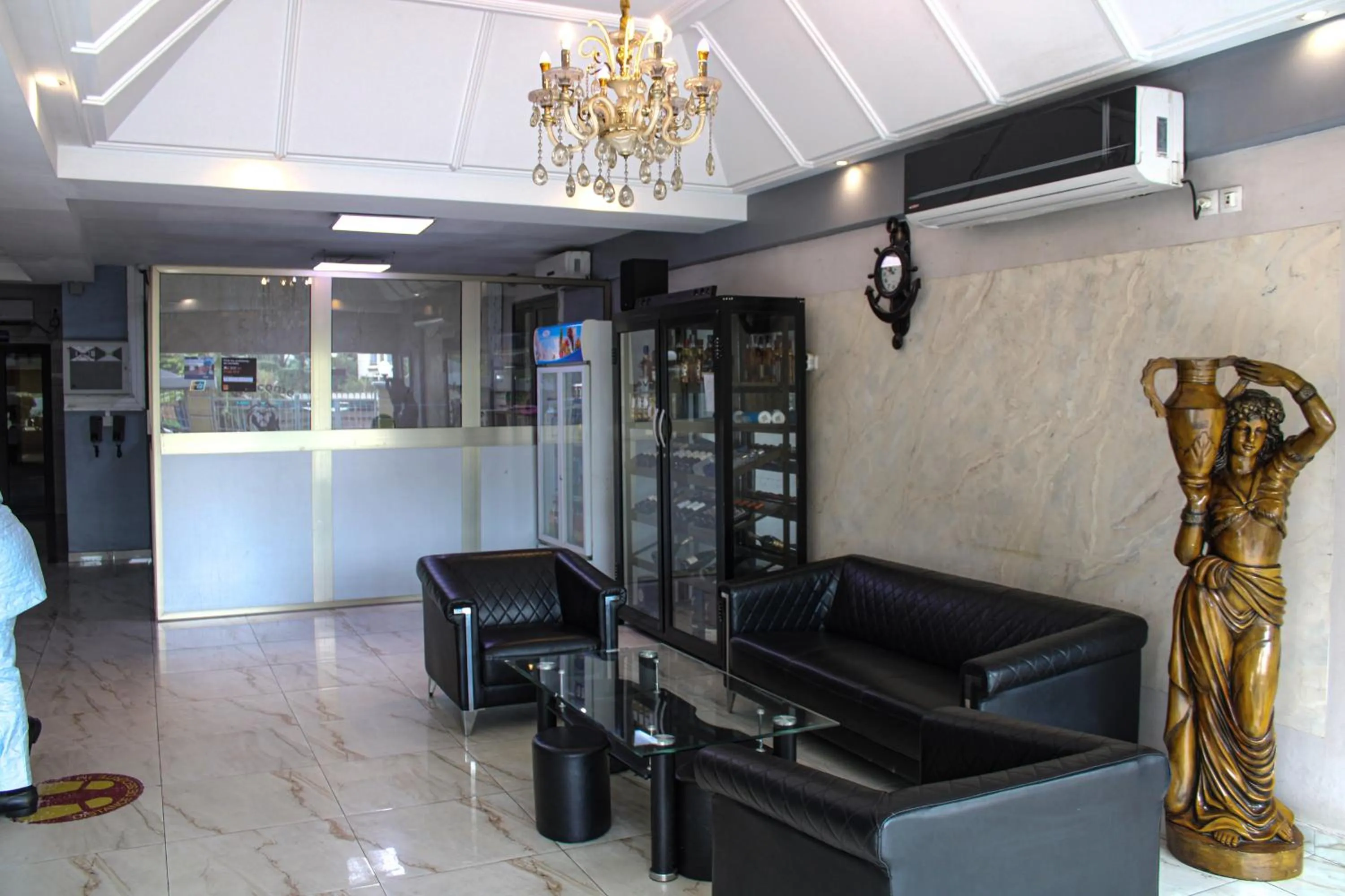 Lobby or reception in Residence Le Carat Bonapriso