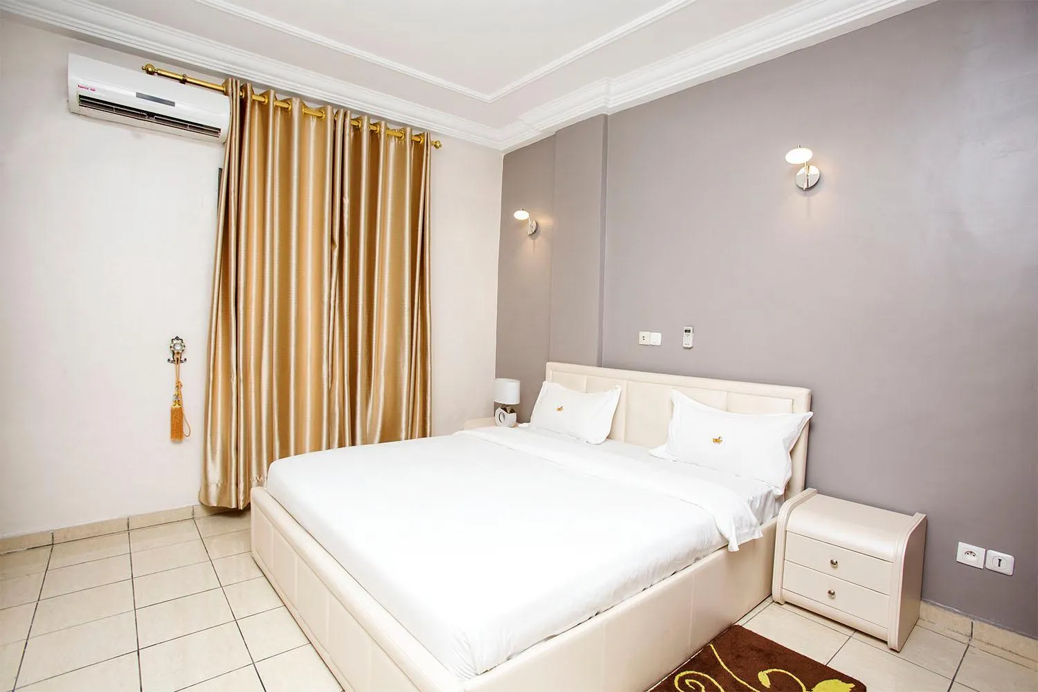 Bed in Residence Le Carat Bonapriso