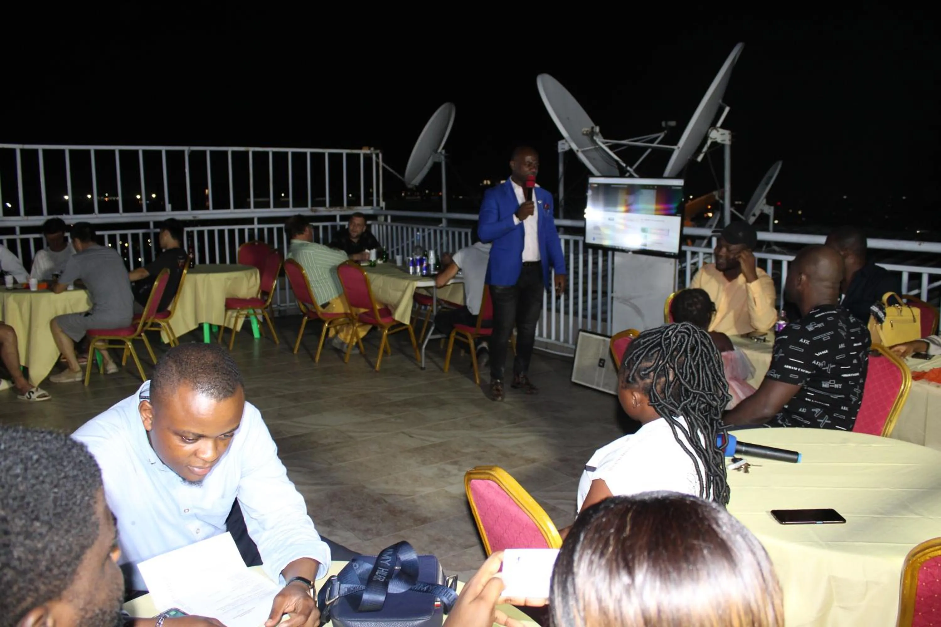 Karaoke in Residence Le Carat Bonapriso