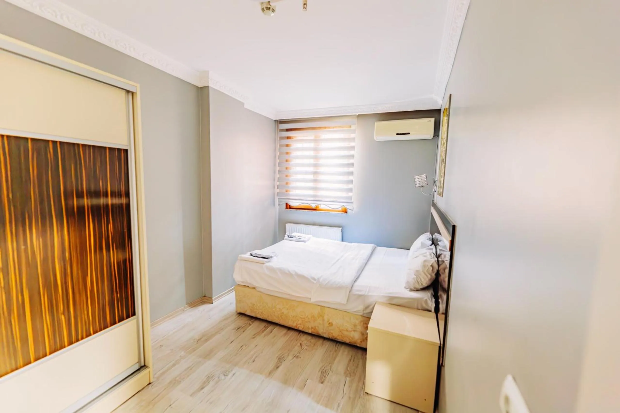 Diamond Suites Residence