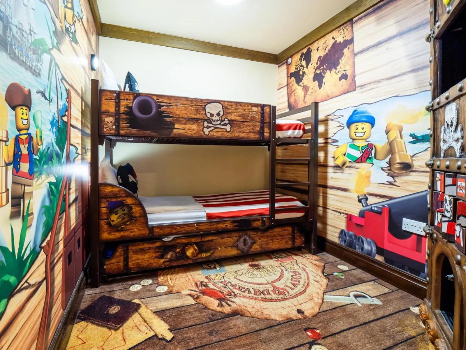bunk bed in LEGOLAND(R) Windsor Resort