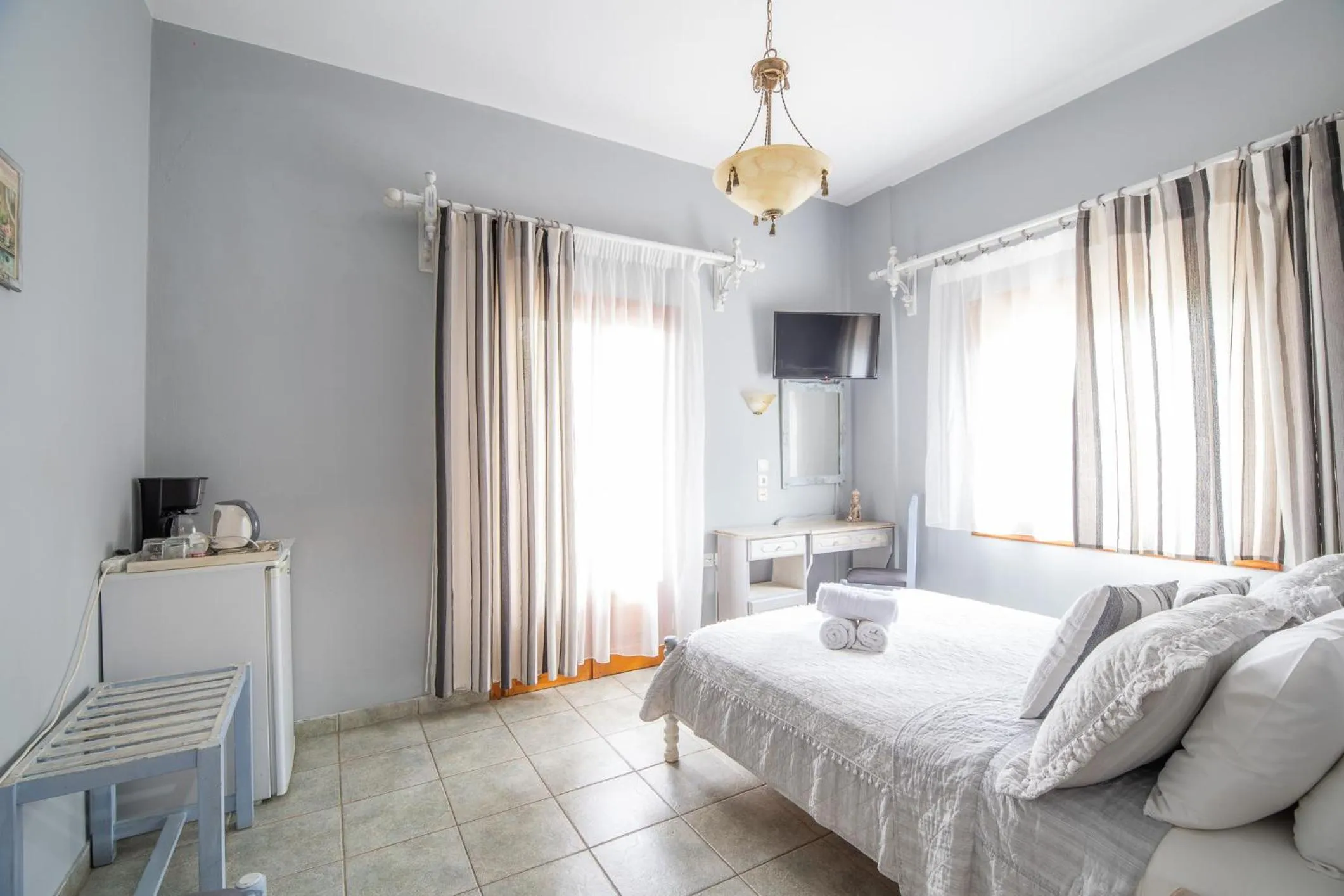 Photo of the whole room, Bed in Seralis Pelion