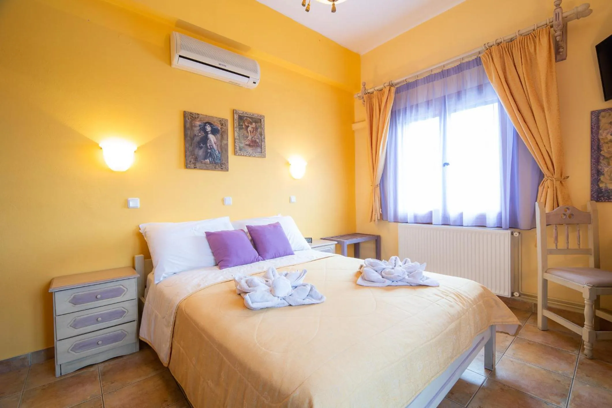 Photo of the whole room, Bed in Seralis Pelion