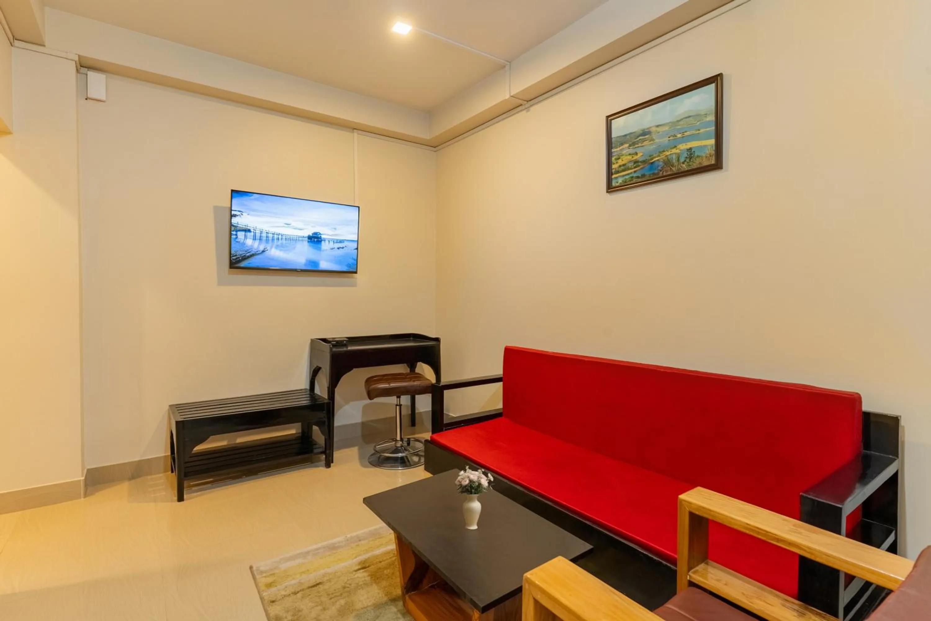 TV and multimedia in La Nicholas Lake View by Summit Hotels