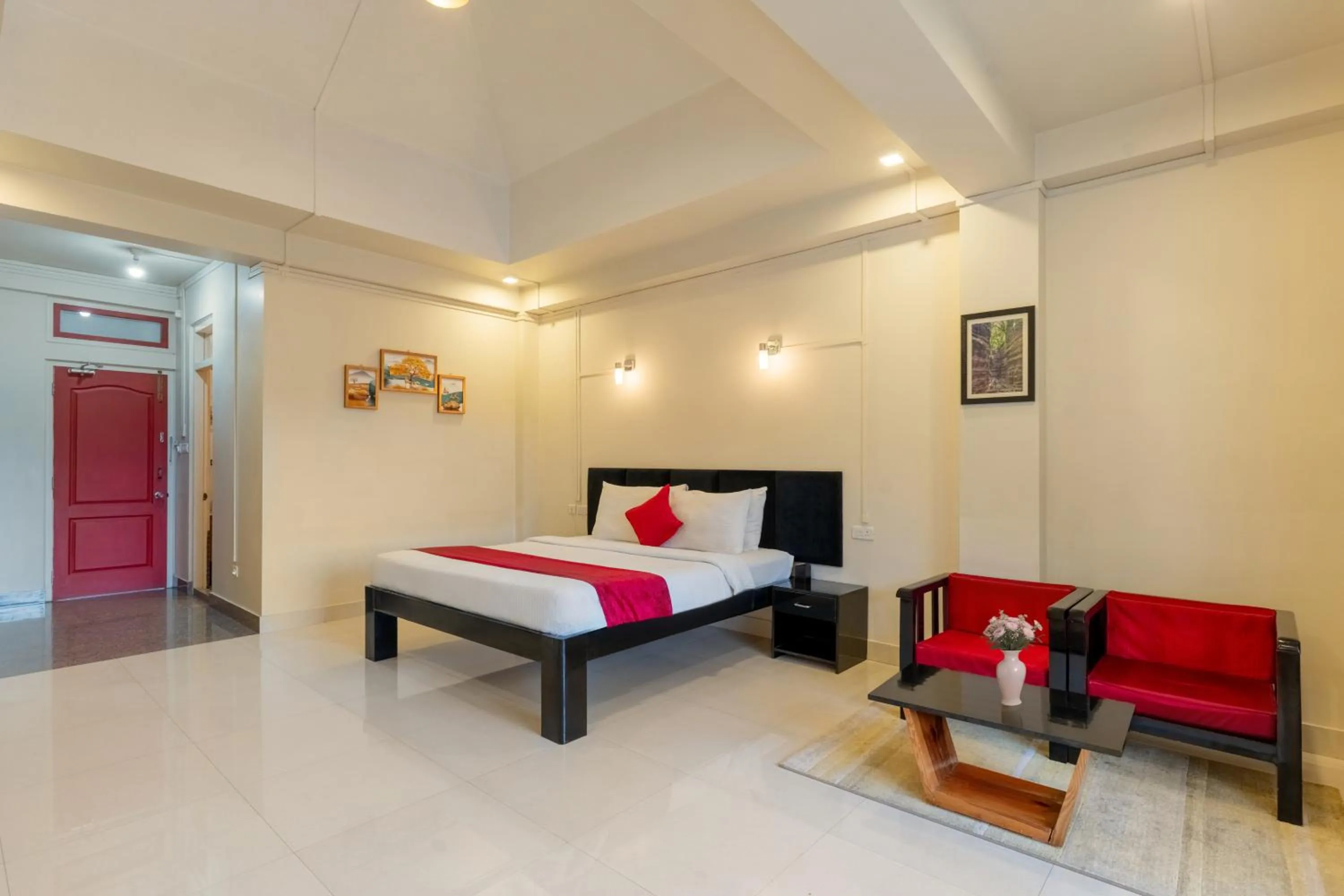 Bed in La Nicholas Lake View by Summit Hotels