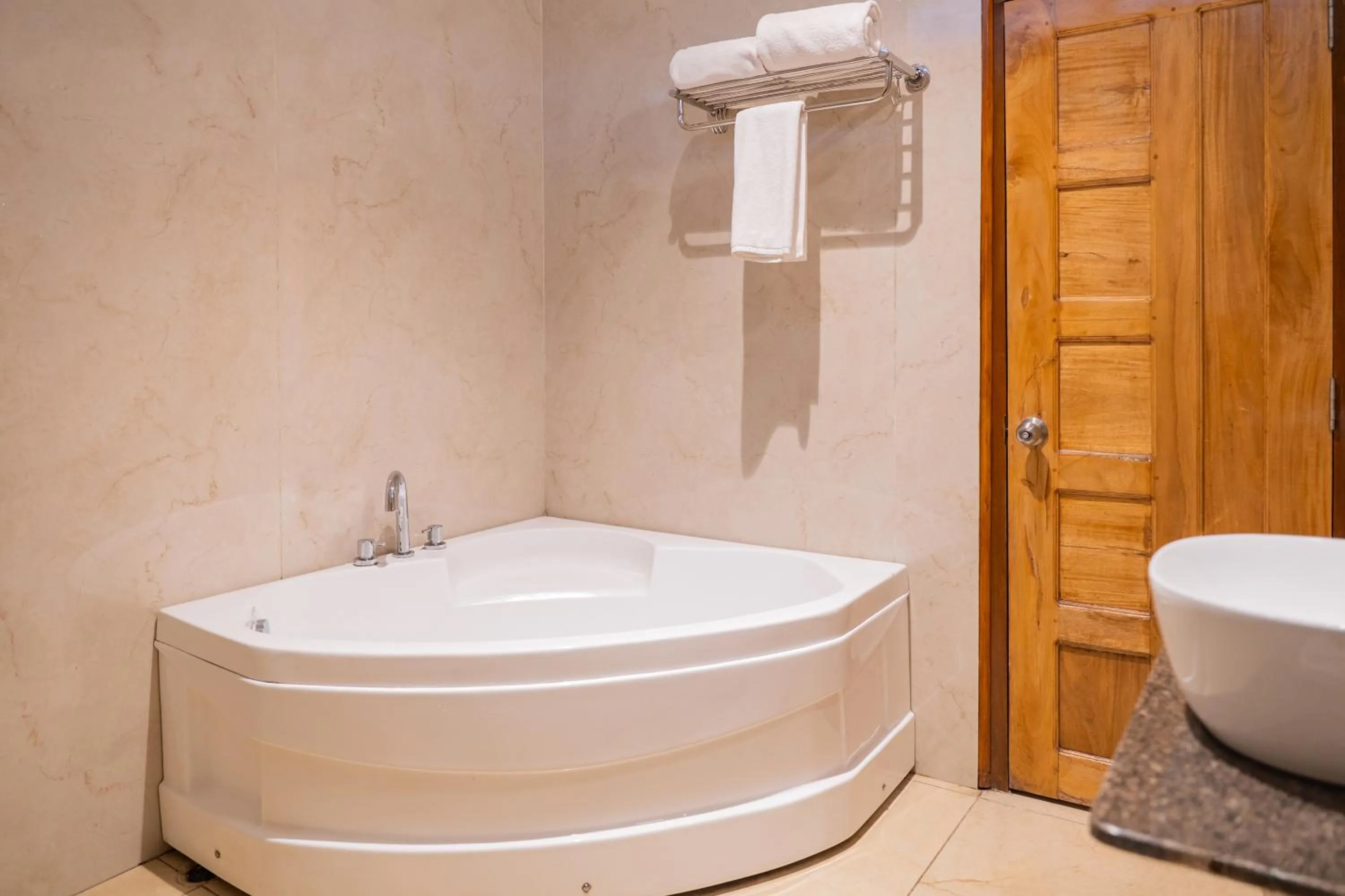 Bathroom in La Nicholas Lake View by Summit Hotels