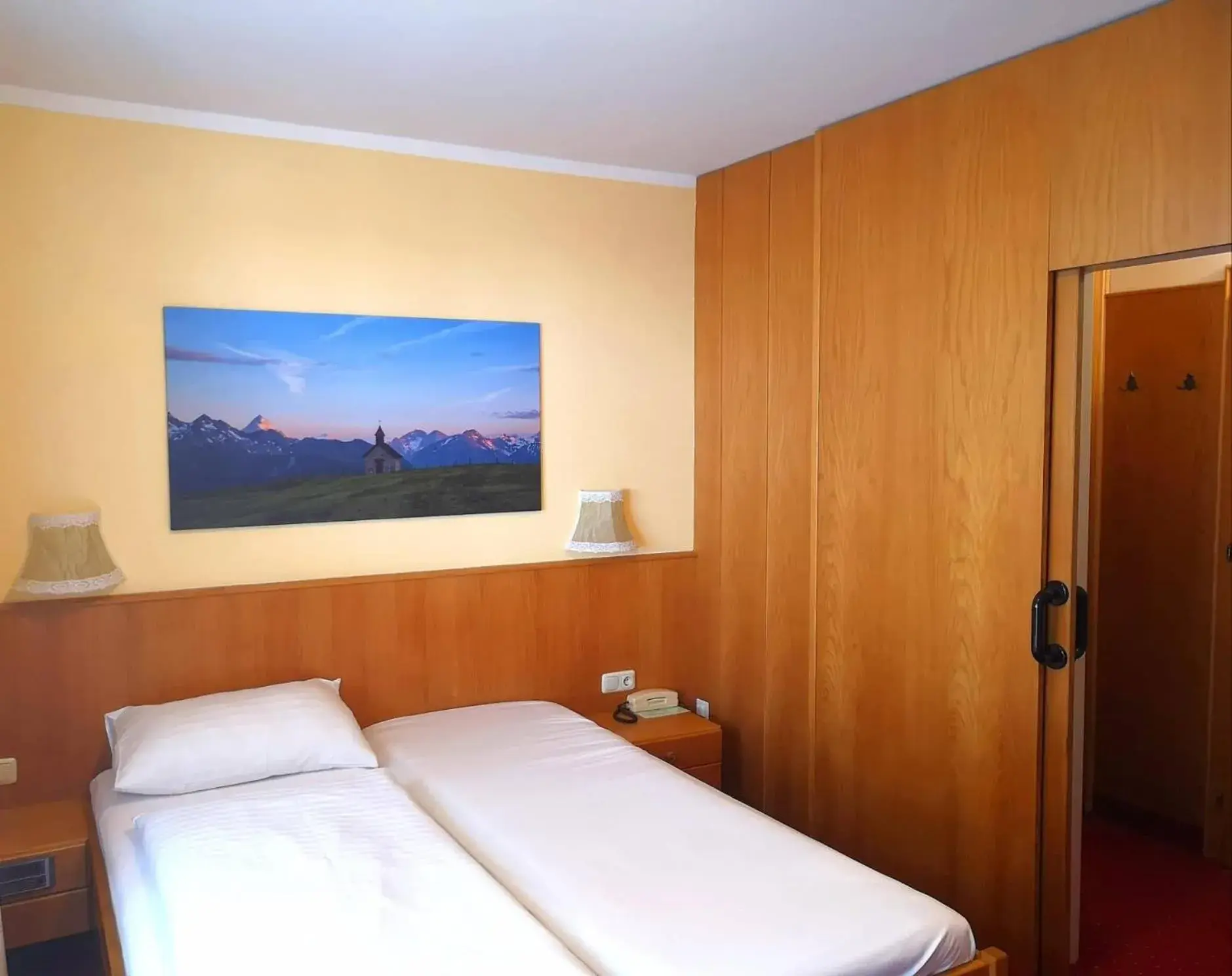 Single Room in Hotel Rupertihaus Single Room in Hotel Rupertihaus