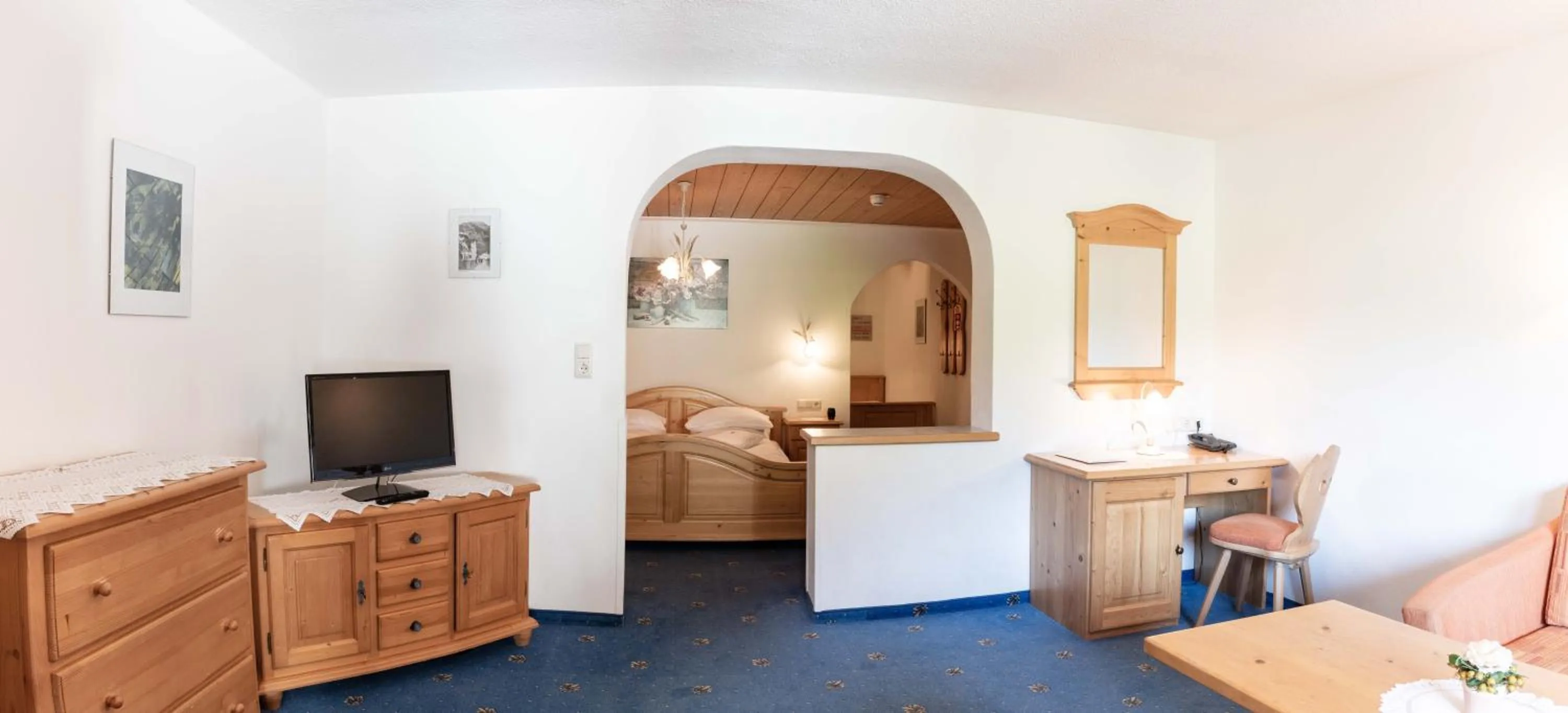 Photo of the whole room, Bed in Hotel Rotlechhof