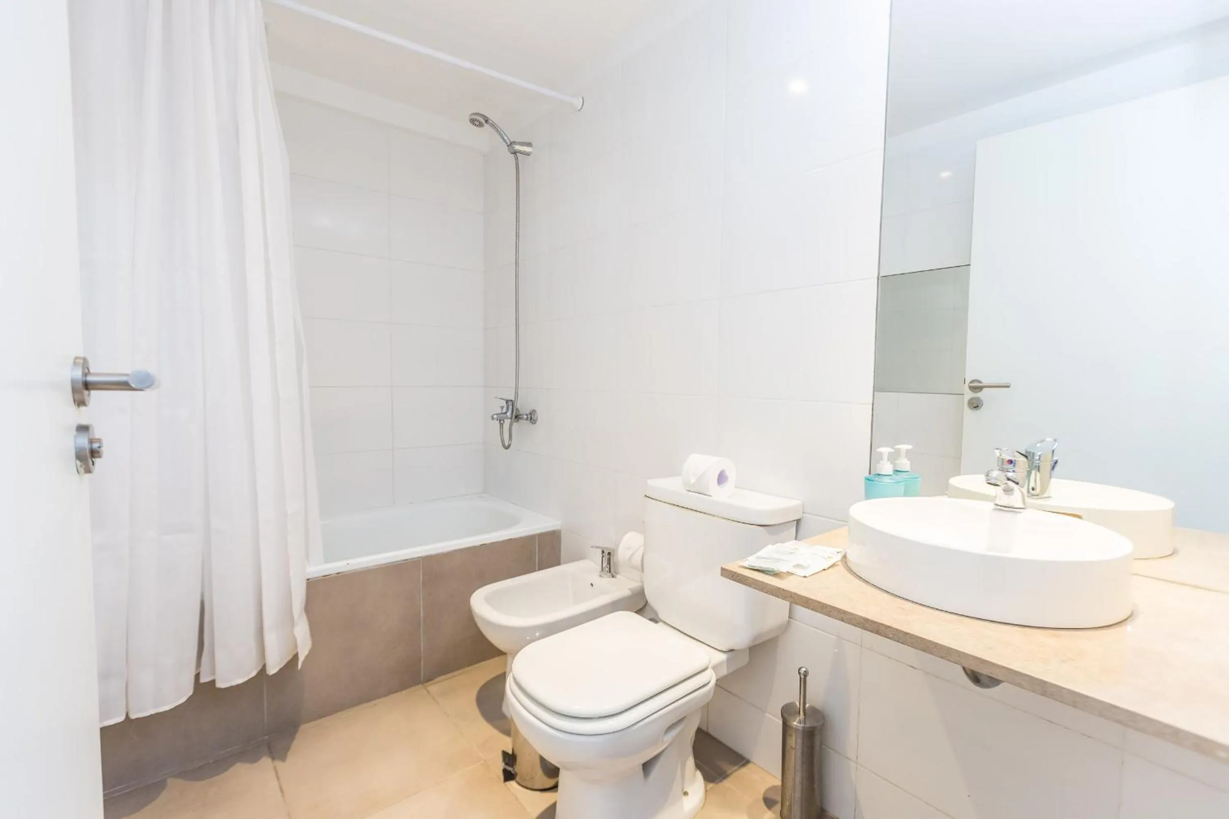 Shower in Babel Belgrano